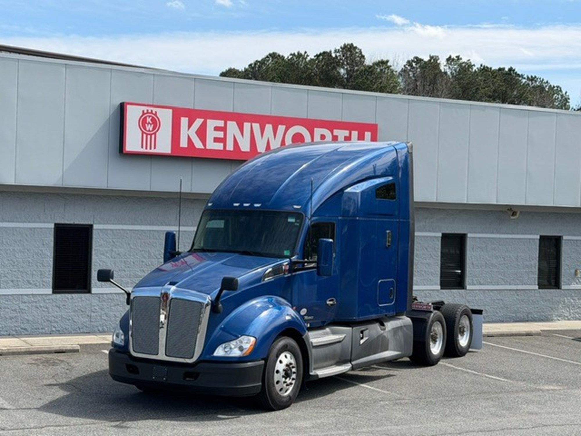 2021 Kenworth T680 - image 1 of 6