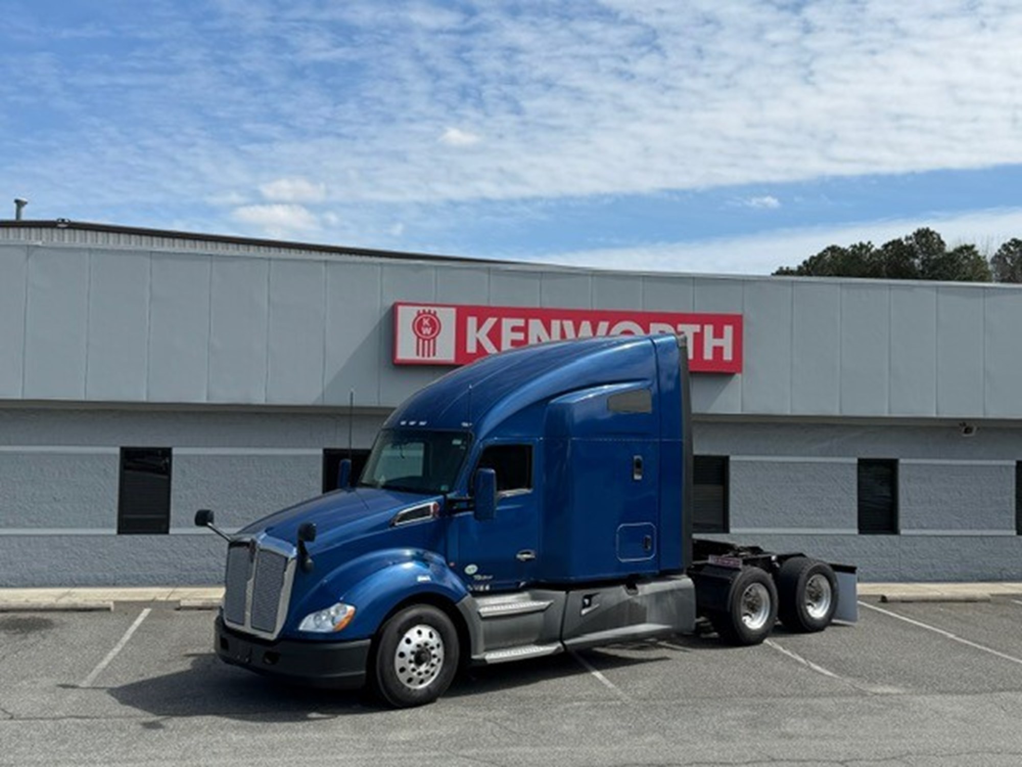2021 Kenworth T680 - image 2 of 6