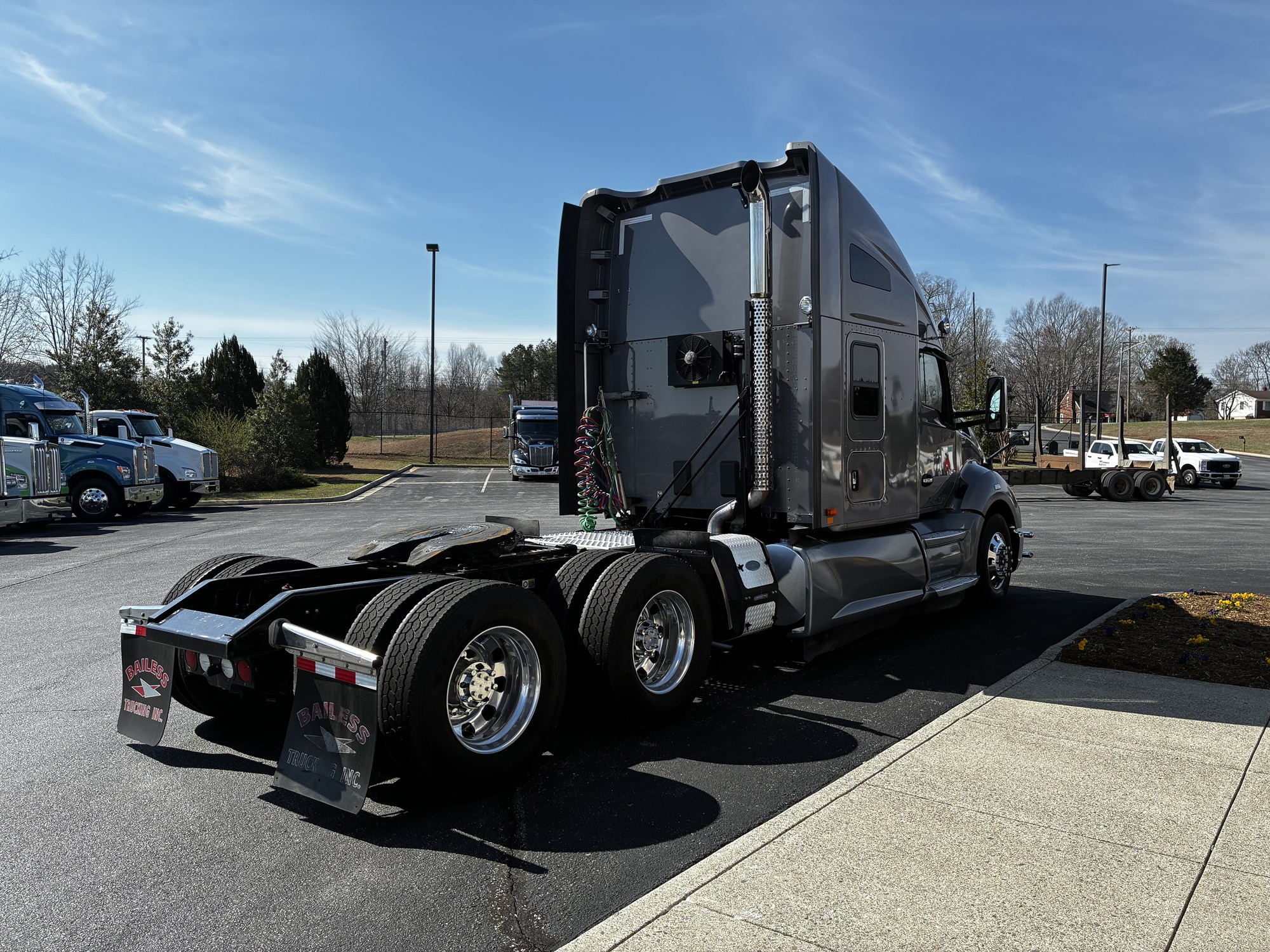2021 Kenworth T680 - image 5 of 6