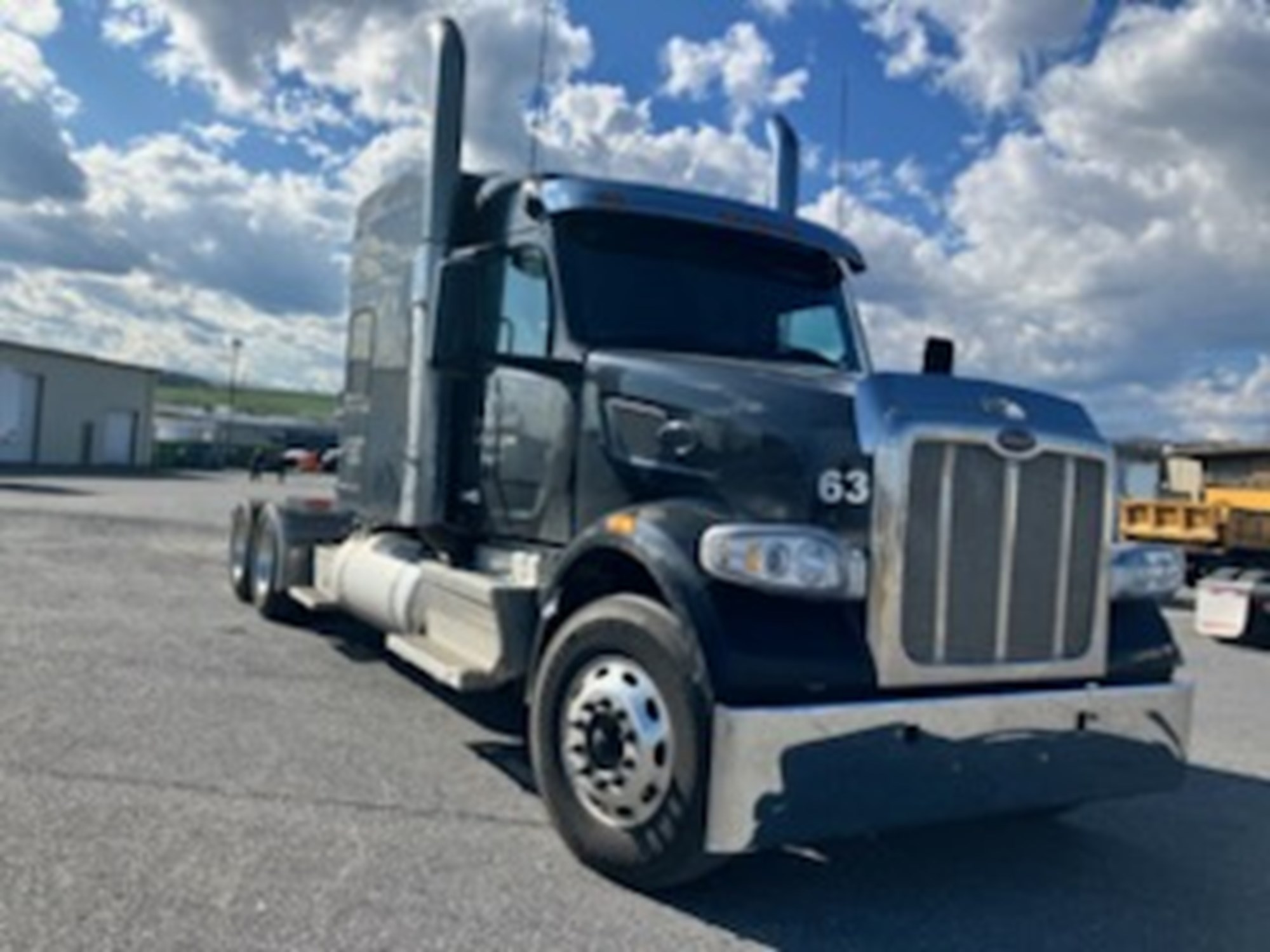 2022 Peterbilt 567 - image 3 of 6