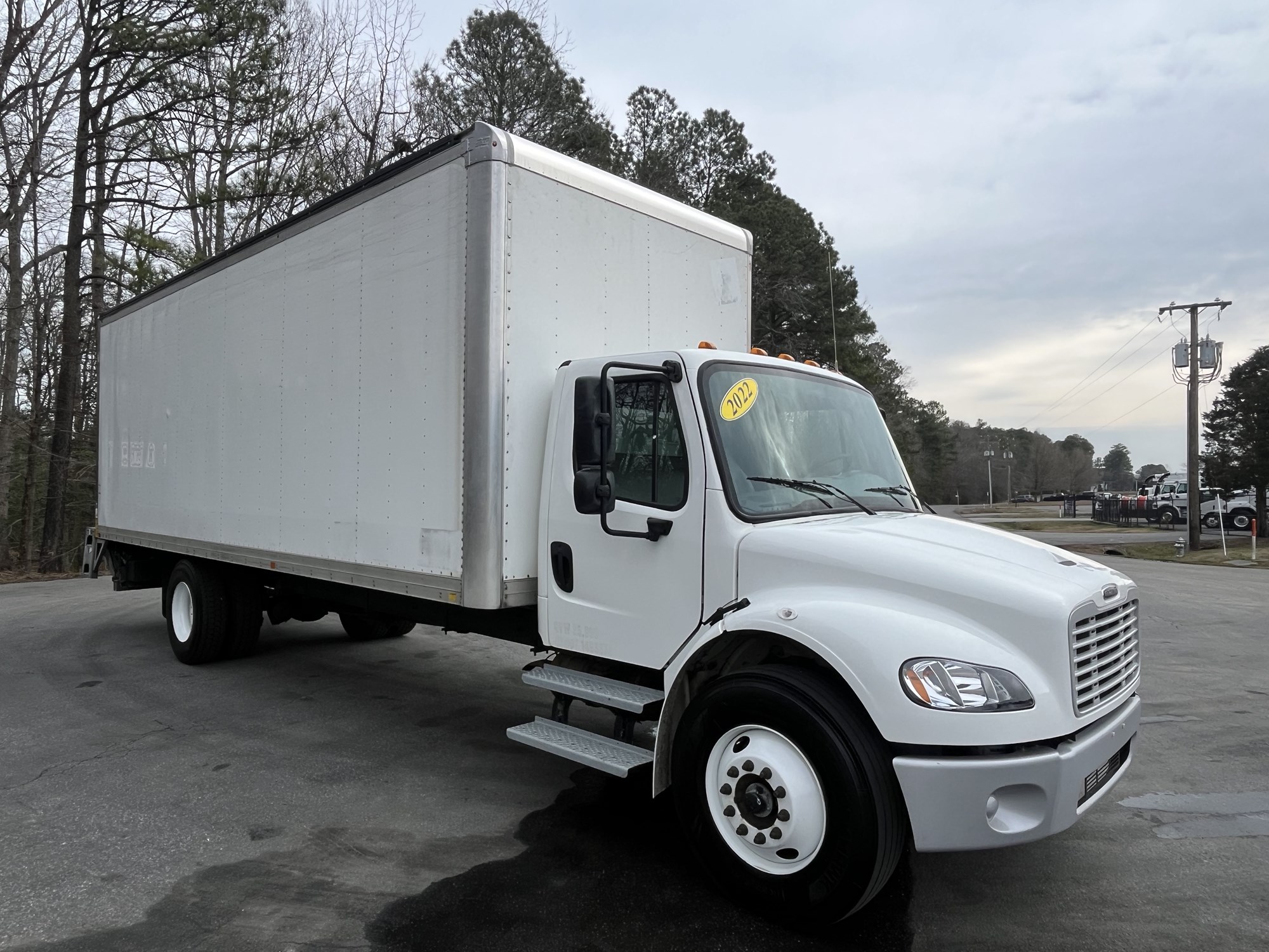 2022 Freightliner M2 2022 Freightliner M2 - image 3 of 6