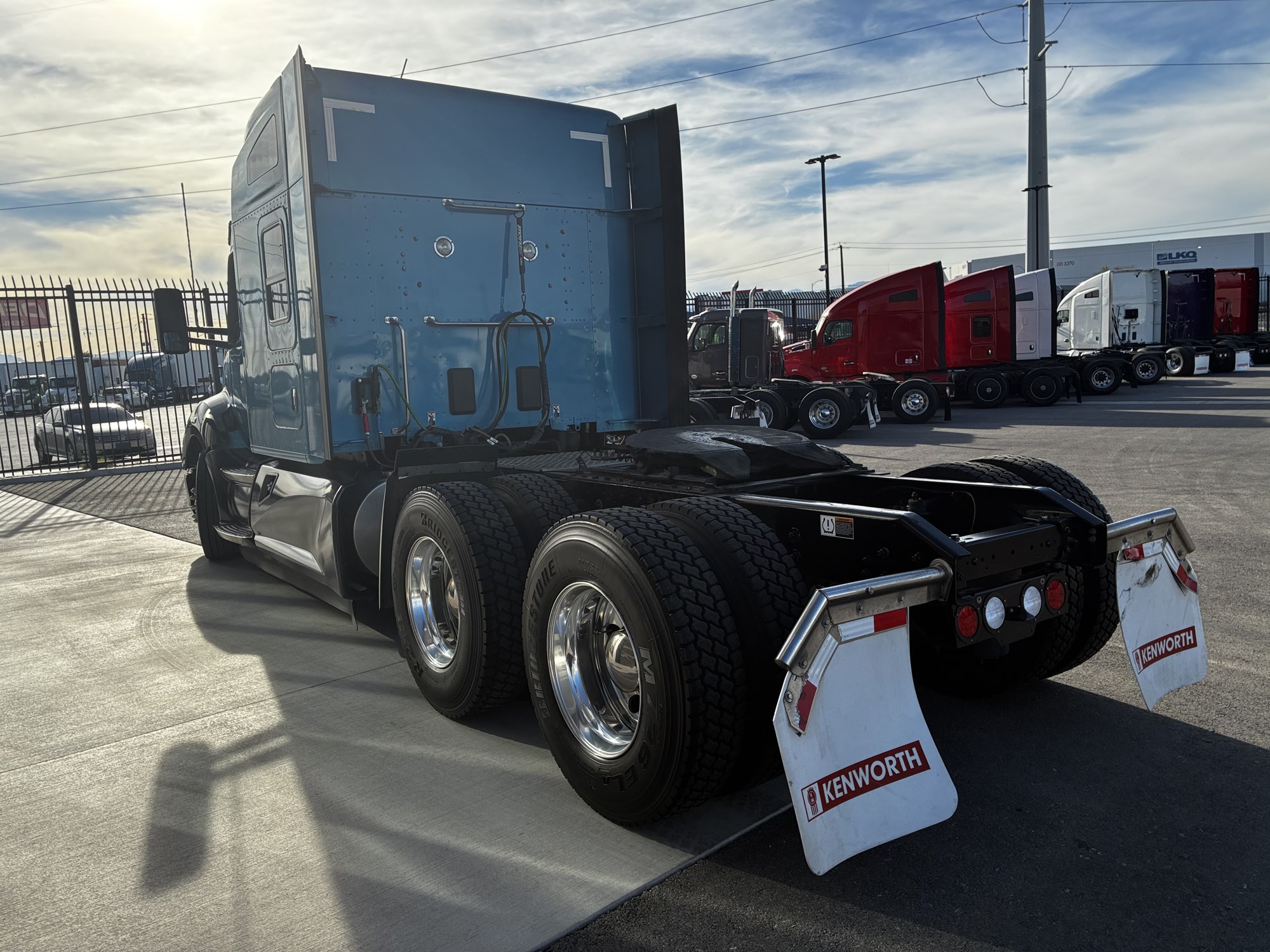 2022 Kenworth T680 - image 6 of 6