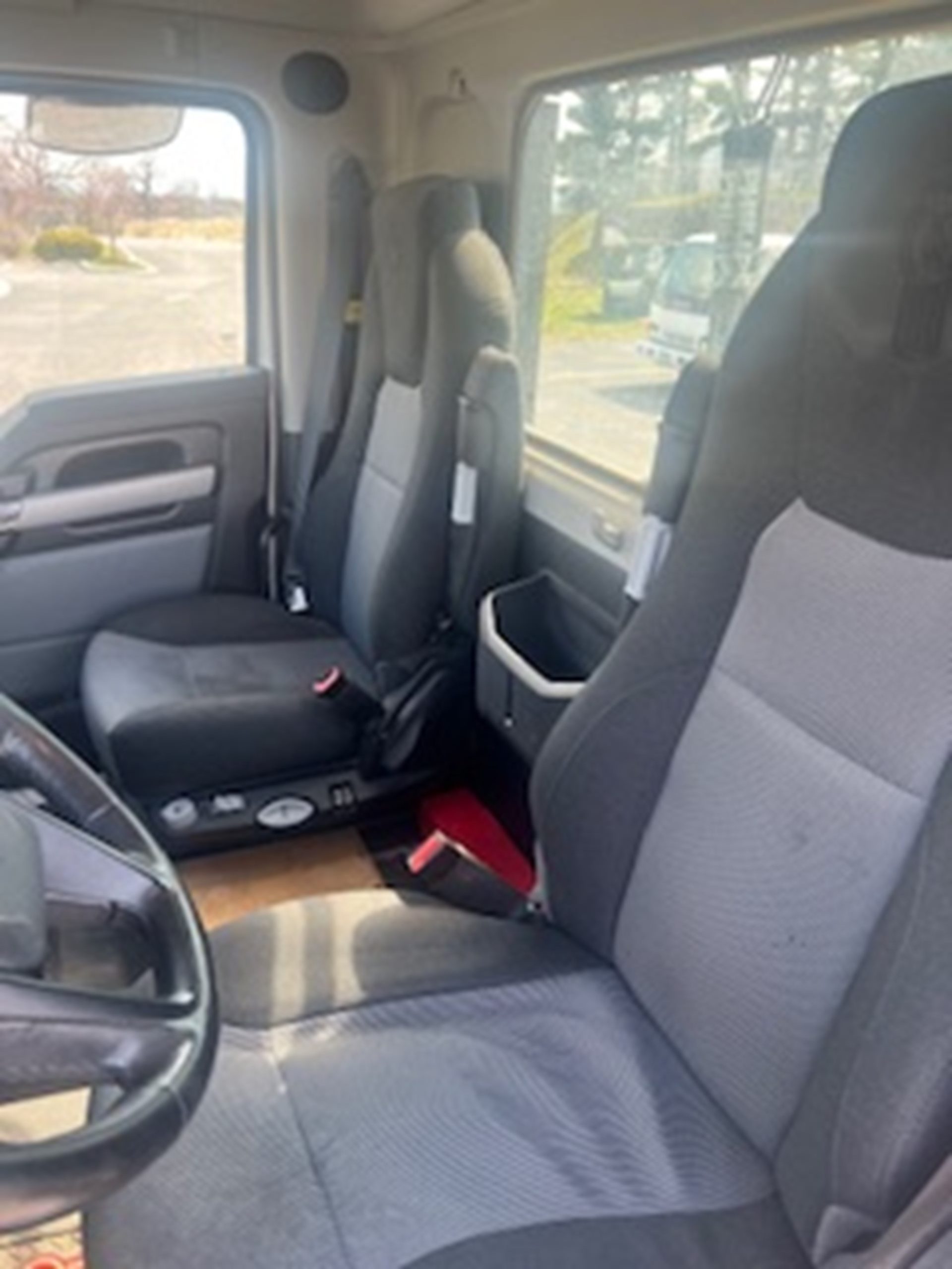 2022 Kenworth T680 - image 6 of 6