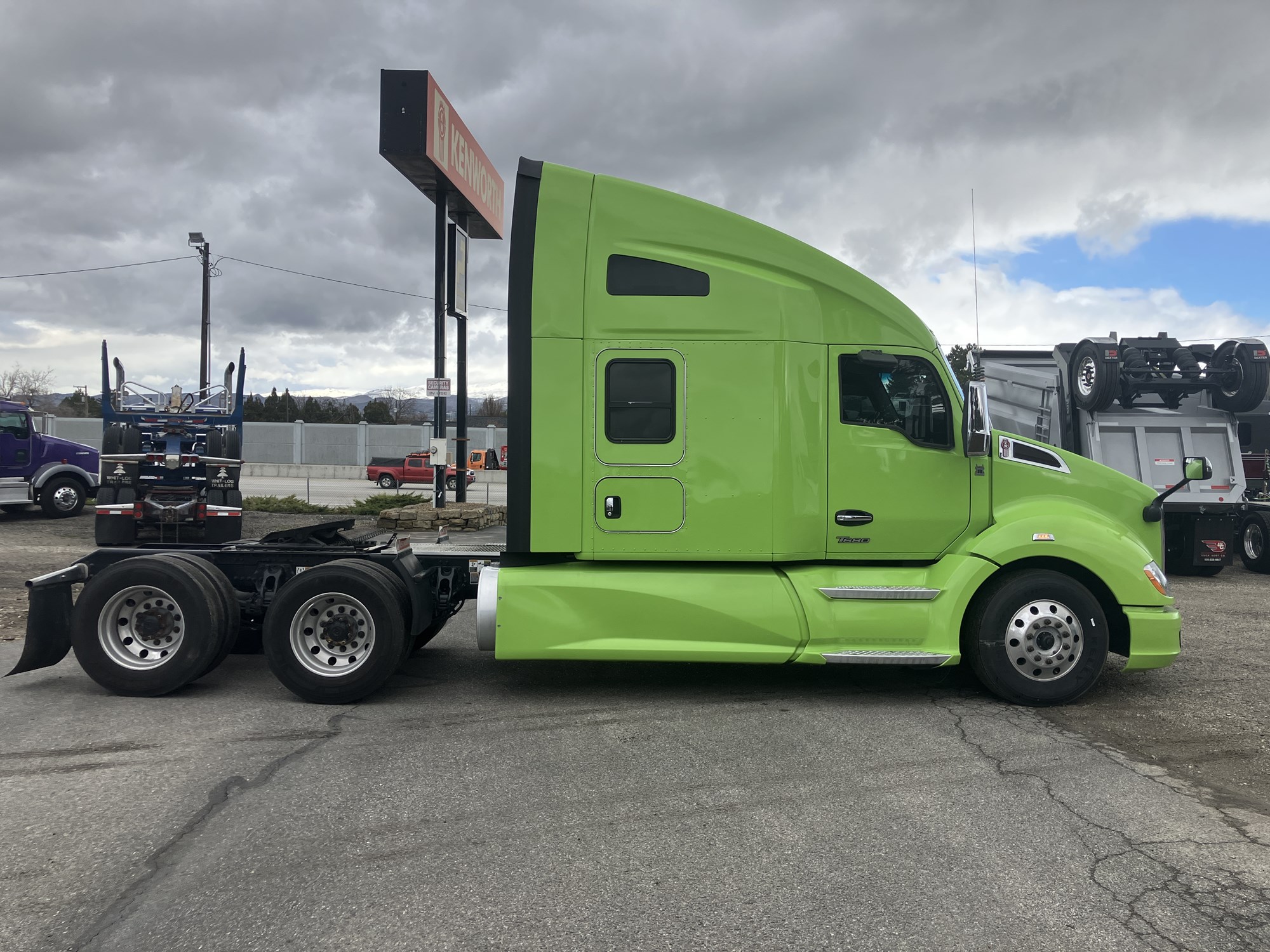 2022 Kenworth T680 - image 6 of 6