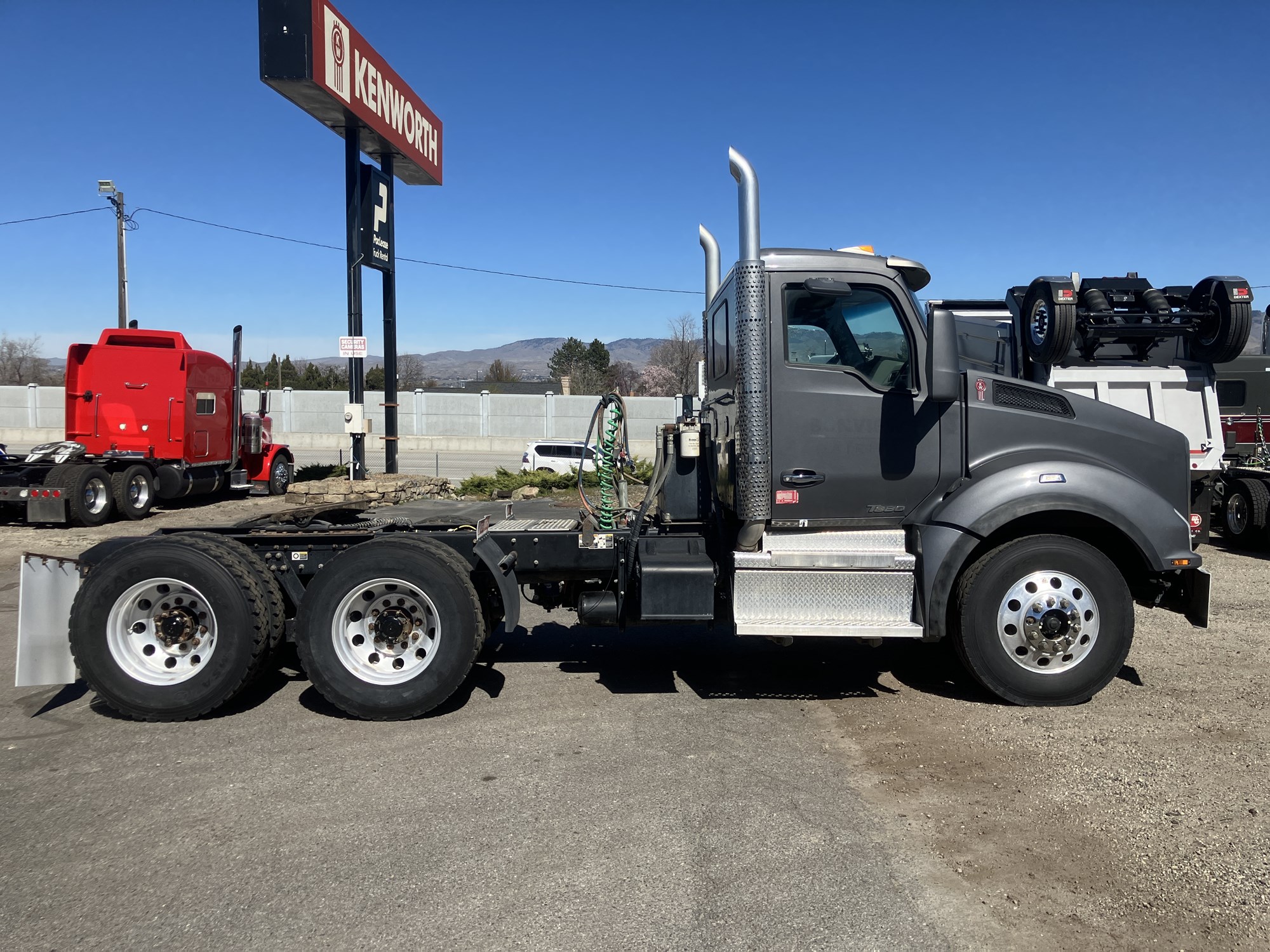 2022 Kenworth T880 - image 6 of 6