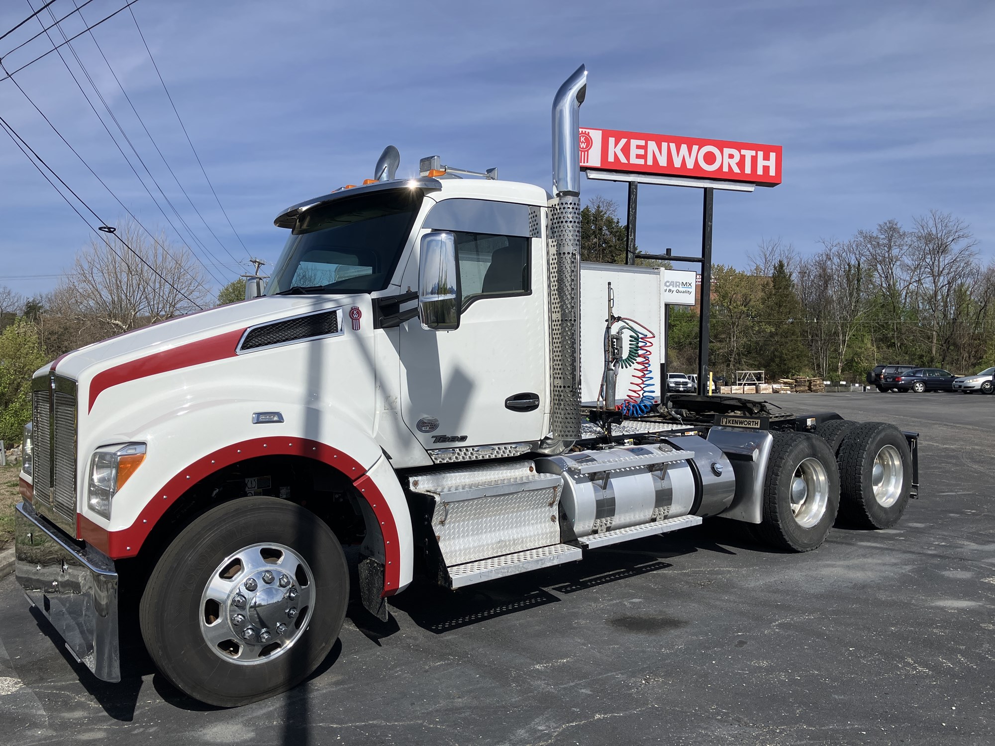 2022 Kenworth T880 2022 Kenworth T880 - image 1 of 6
