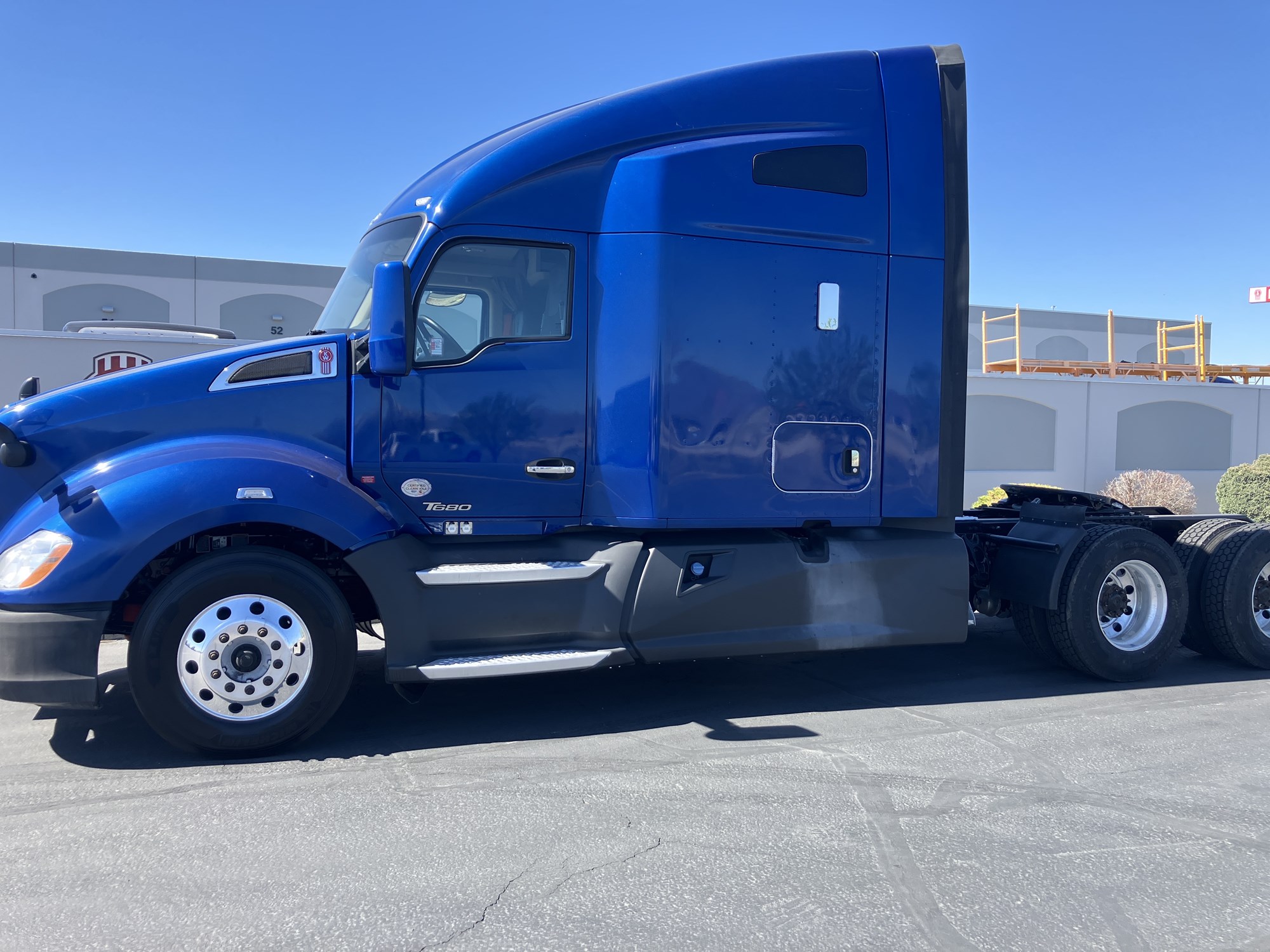 2022 Kenworth T680 - image 1 of 6