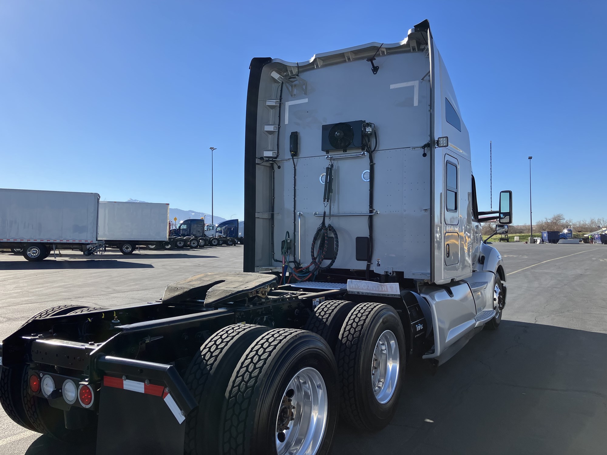 2022 Kenworth T680 - image 6 of 6