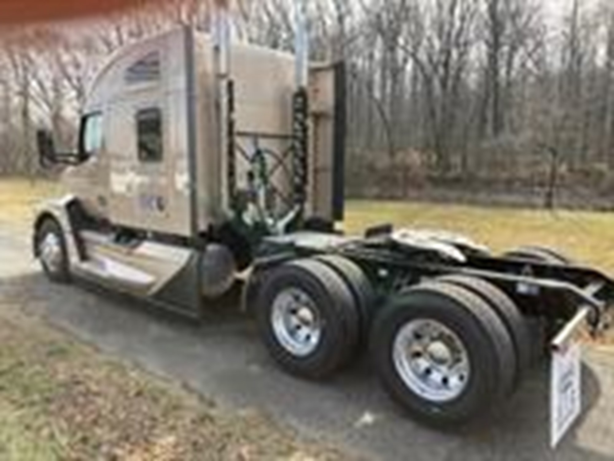 2023 Kenworth T680 Next Gen - image 2 of 4