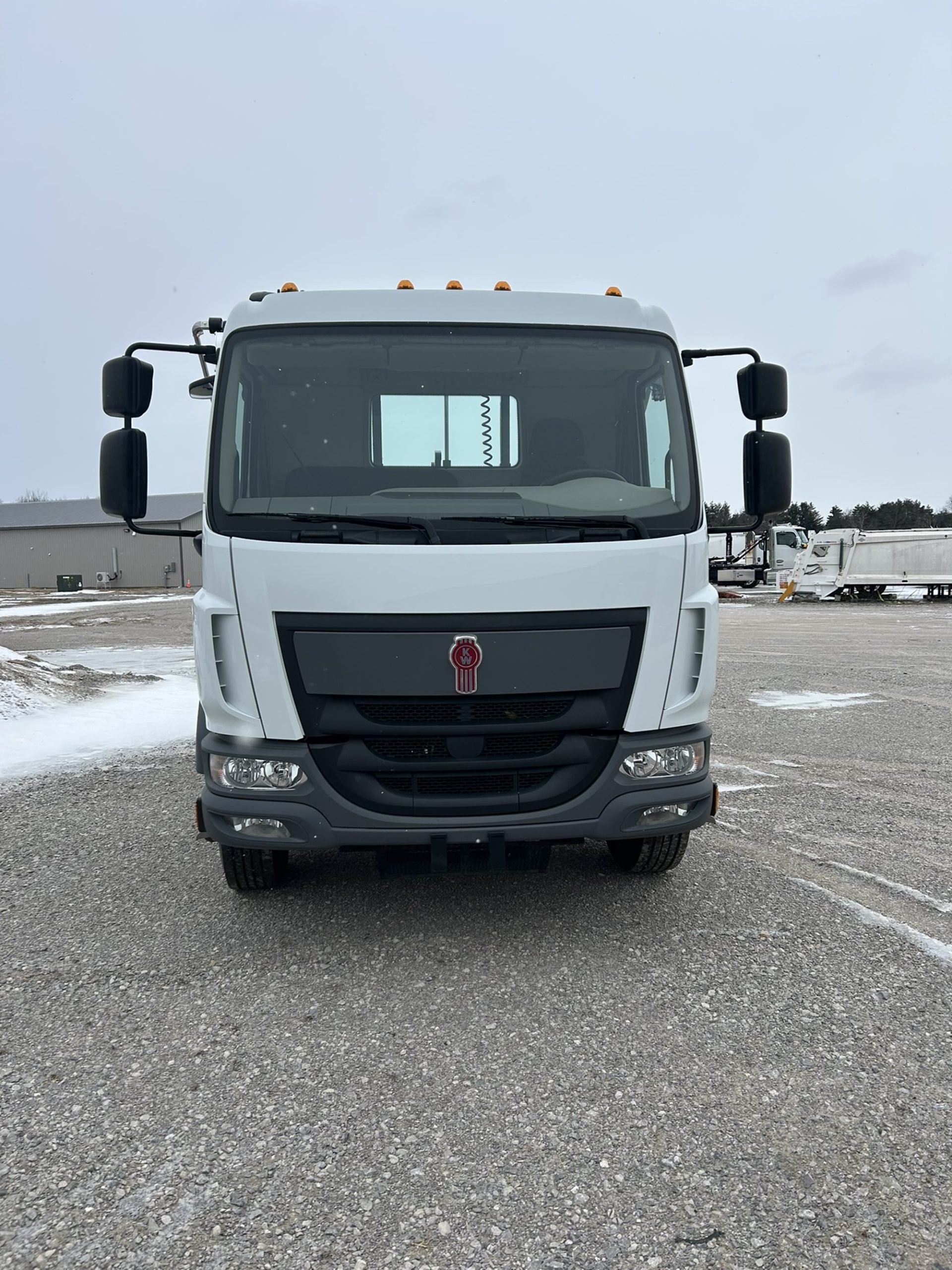 2025 Kenworth K300 - image 3 of 6