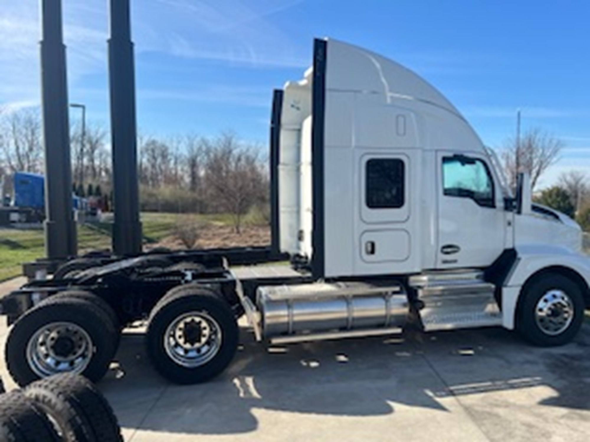 2026 Kenworth T680 Next Gen - image 3 of 6