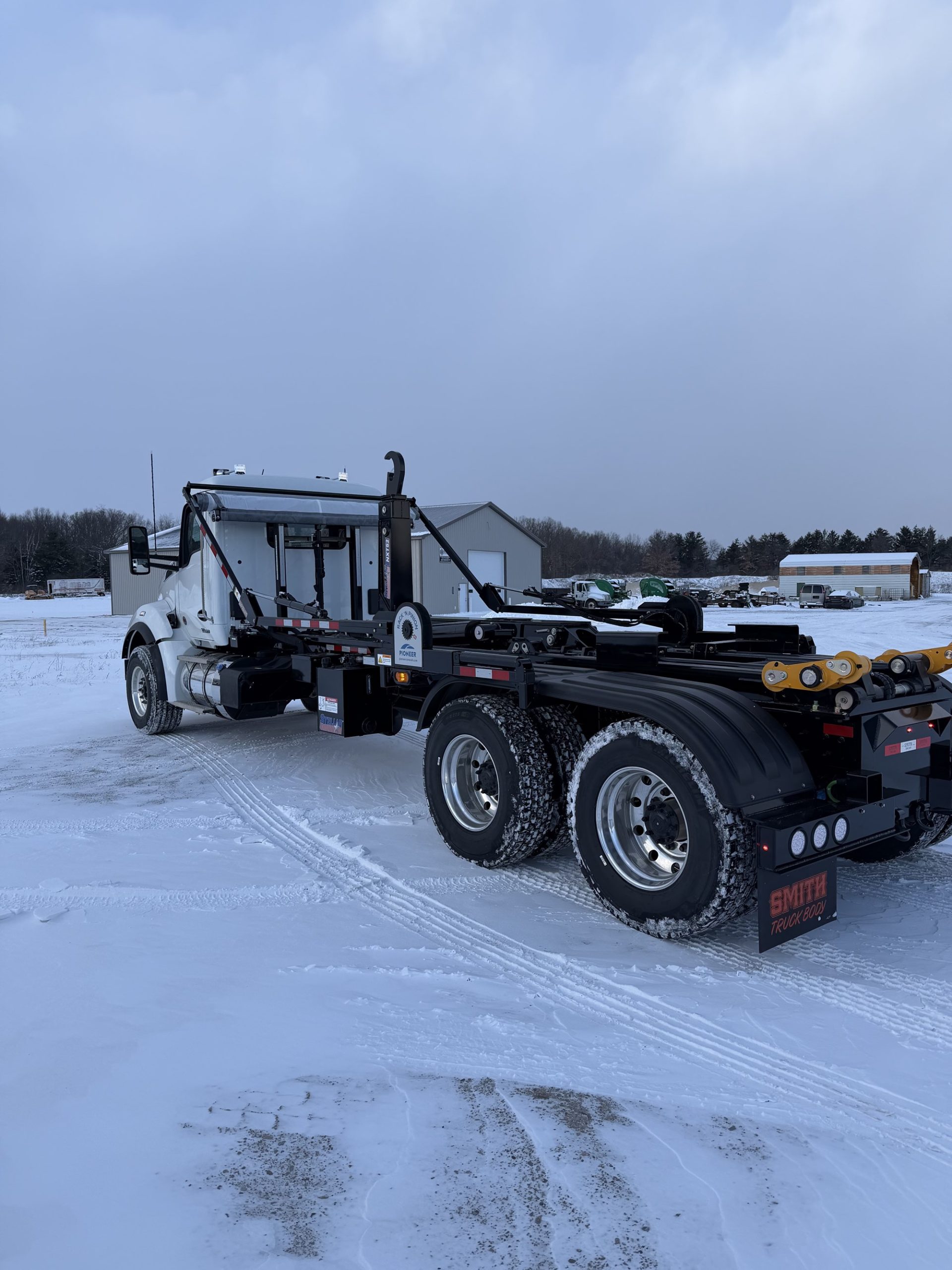 2026 Kenworth T880 - image 4 of 6