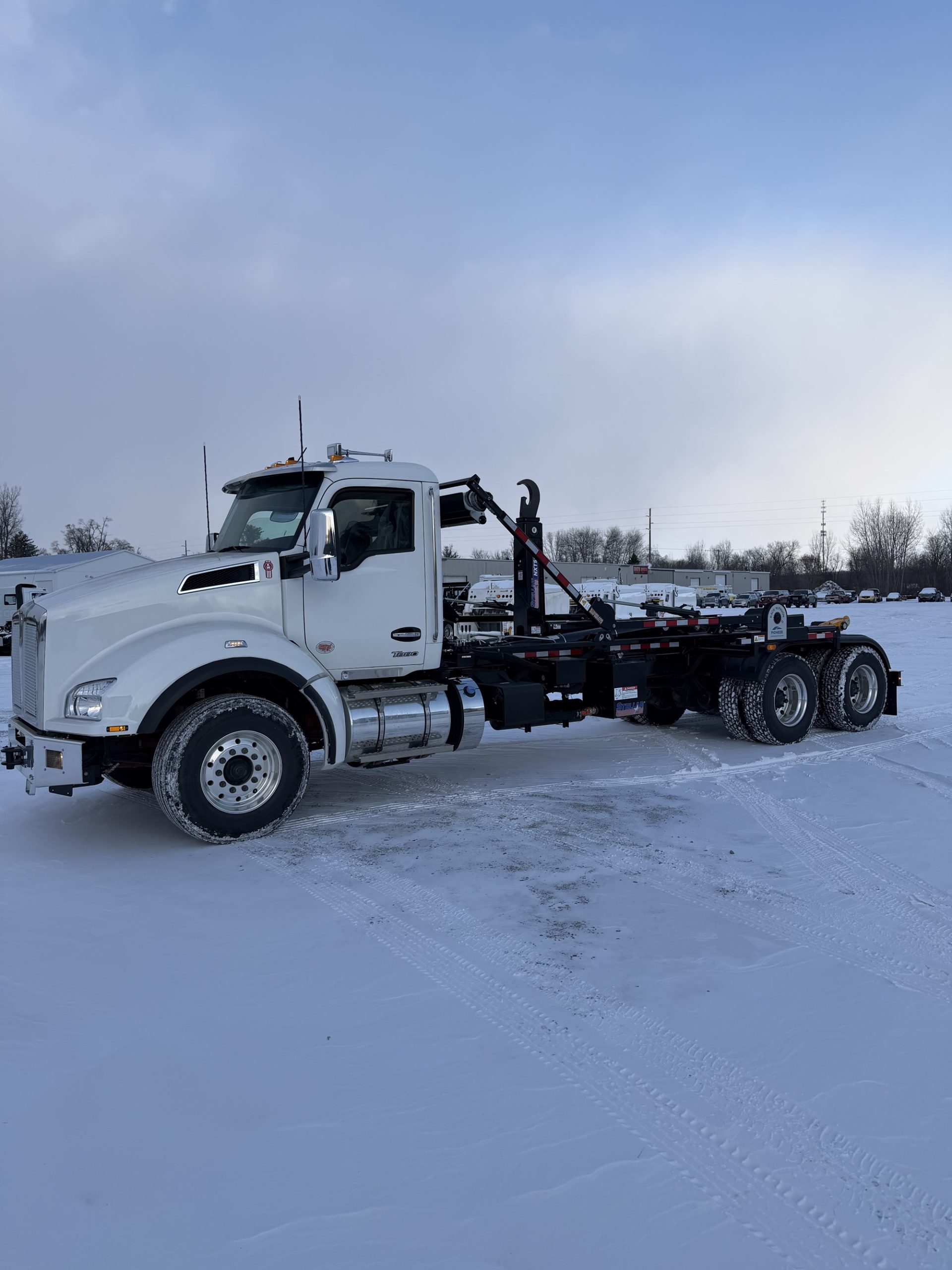 2026 Kenworth T880 - image 6 of 6