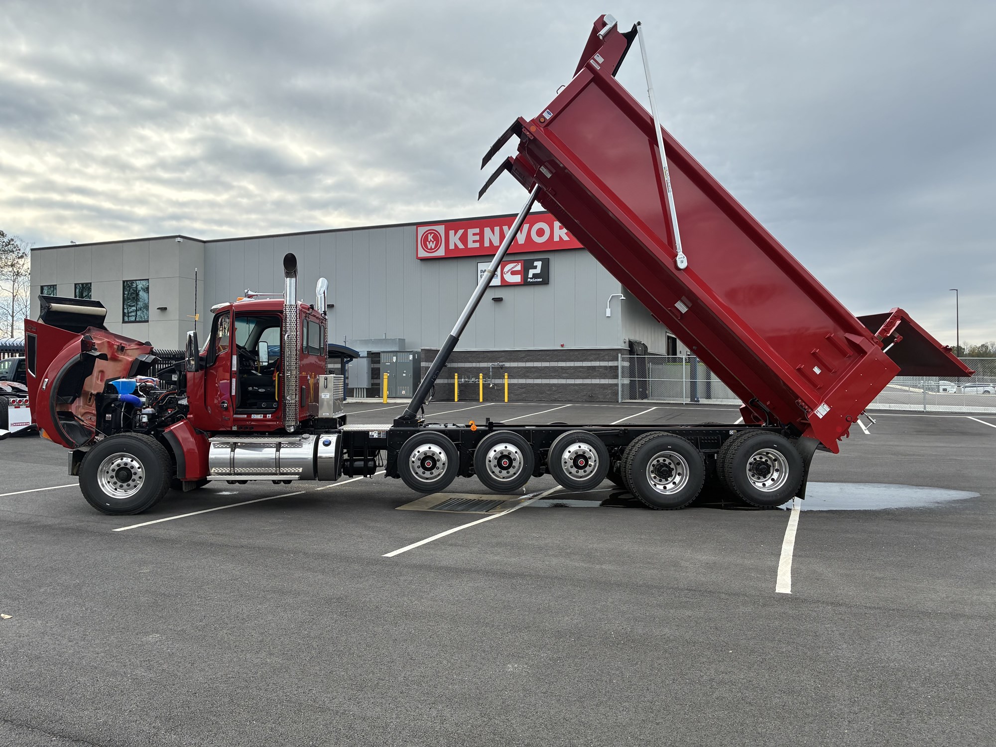 2026 Kenworth T880 - image 6 of 6