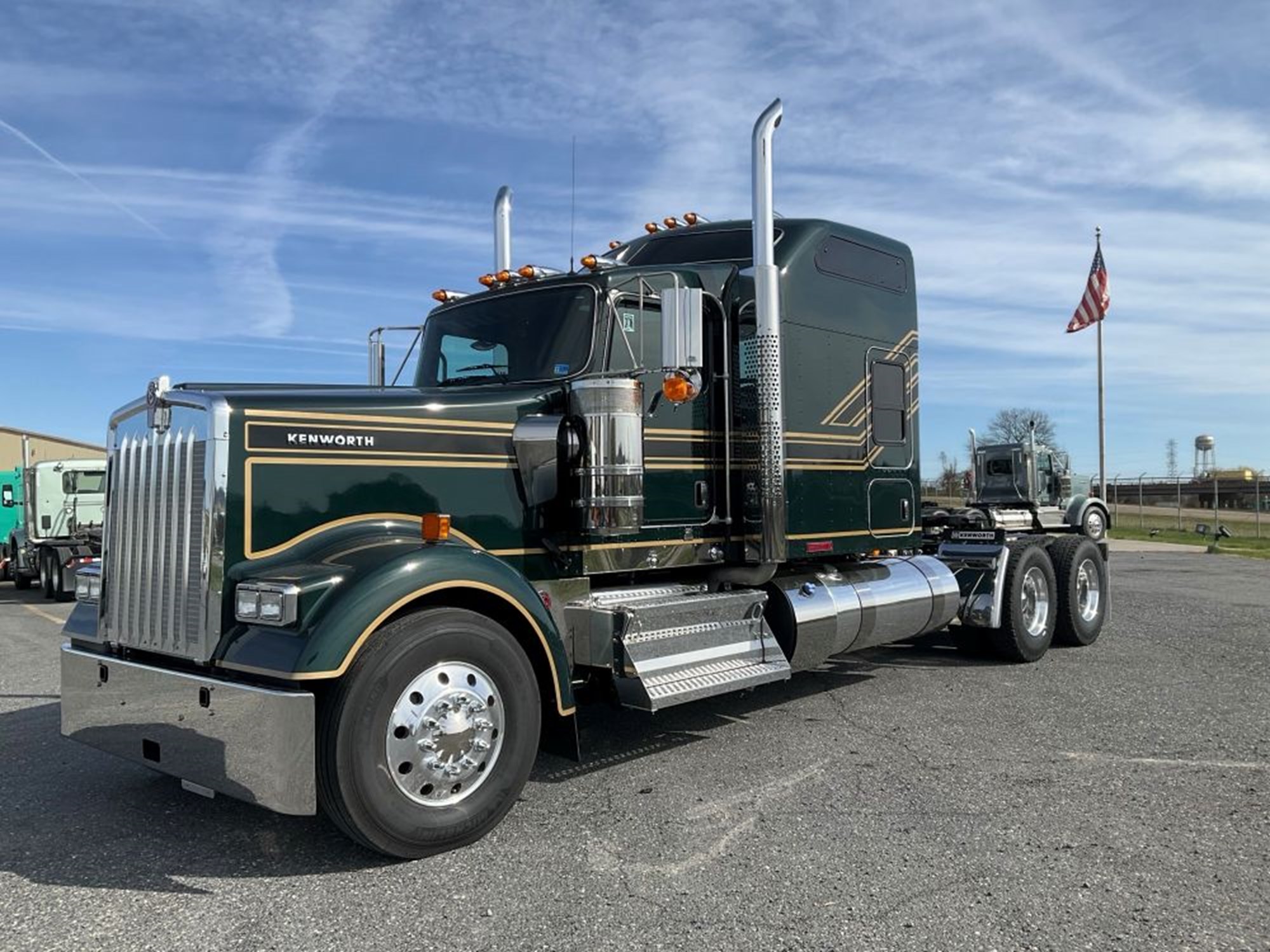 2027 Kenworth W900B - image 1 of 6