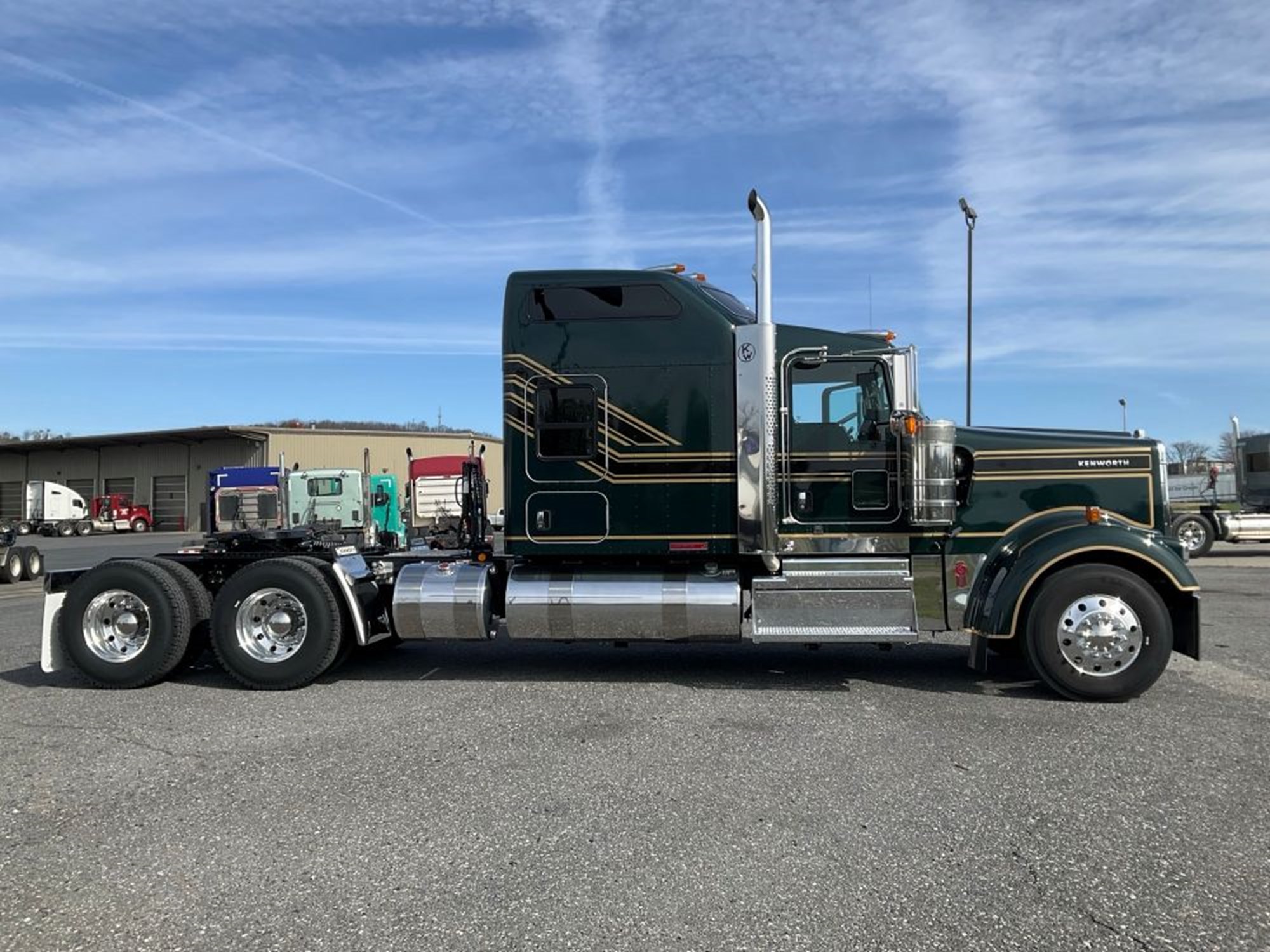 2027 Kenworth W900B - image 6 of 6