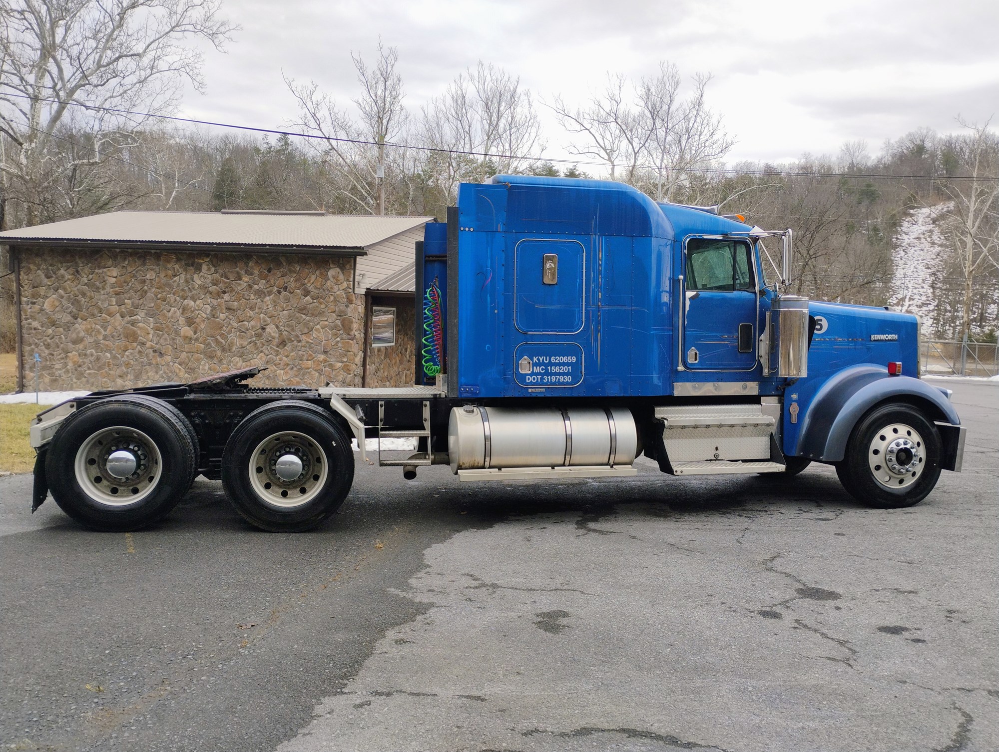 1999 Kenworth W900B - image 3 of 6