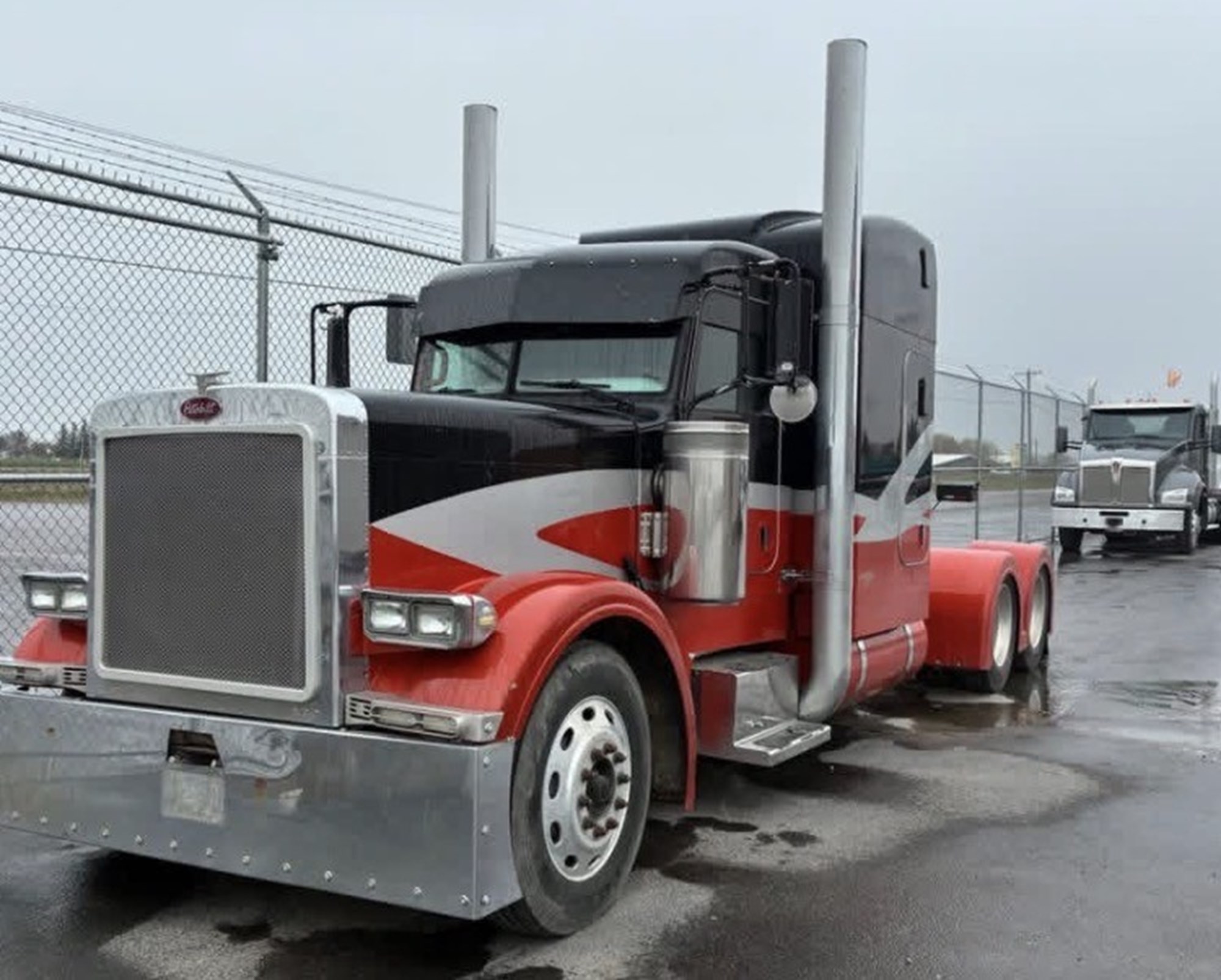 2007 Peterbilt 379 - image 1 of 5