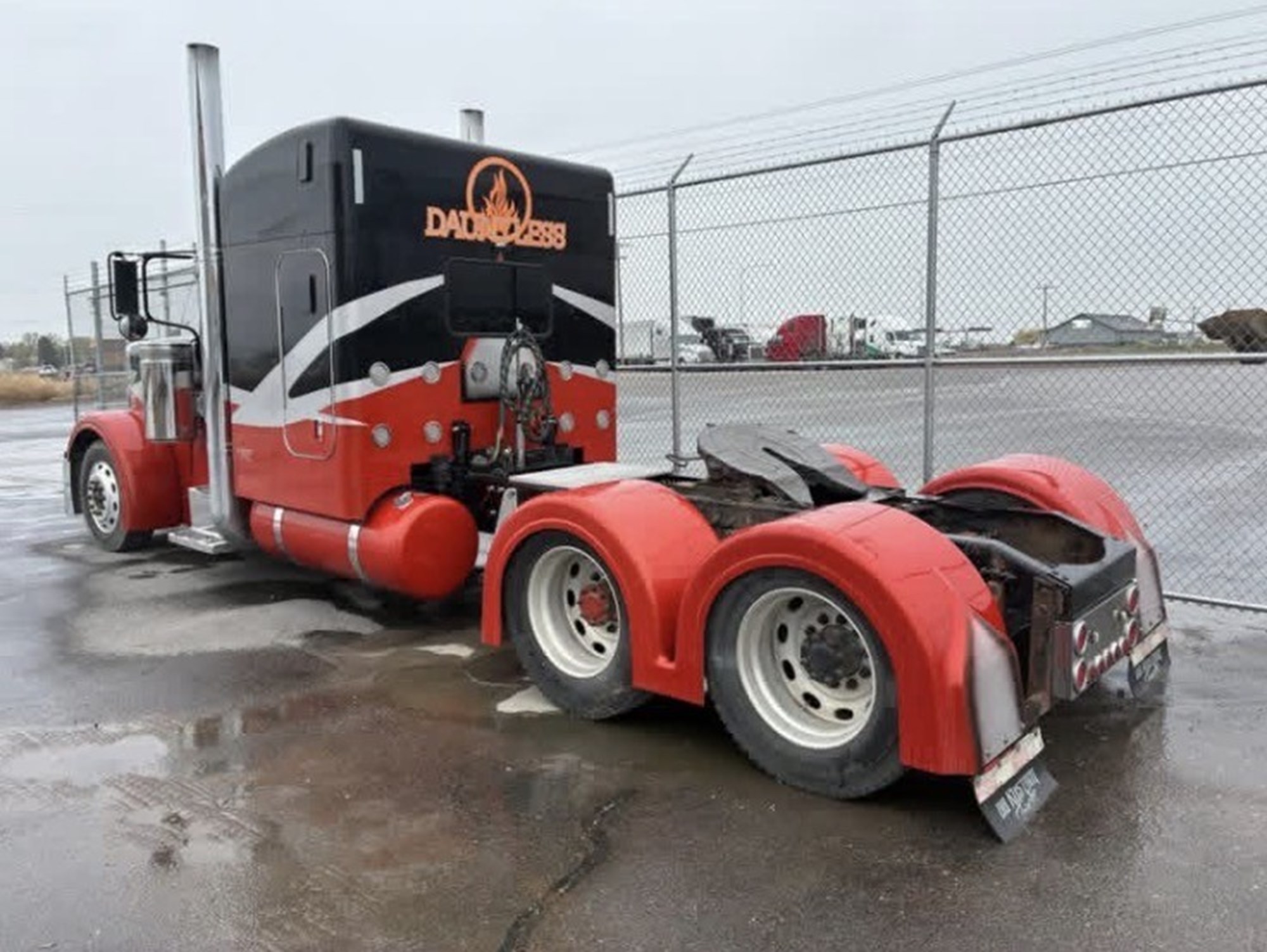 2007 Peterbilt 379 - image 3 of 5