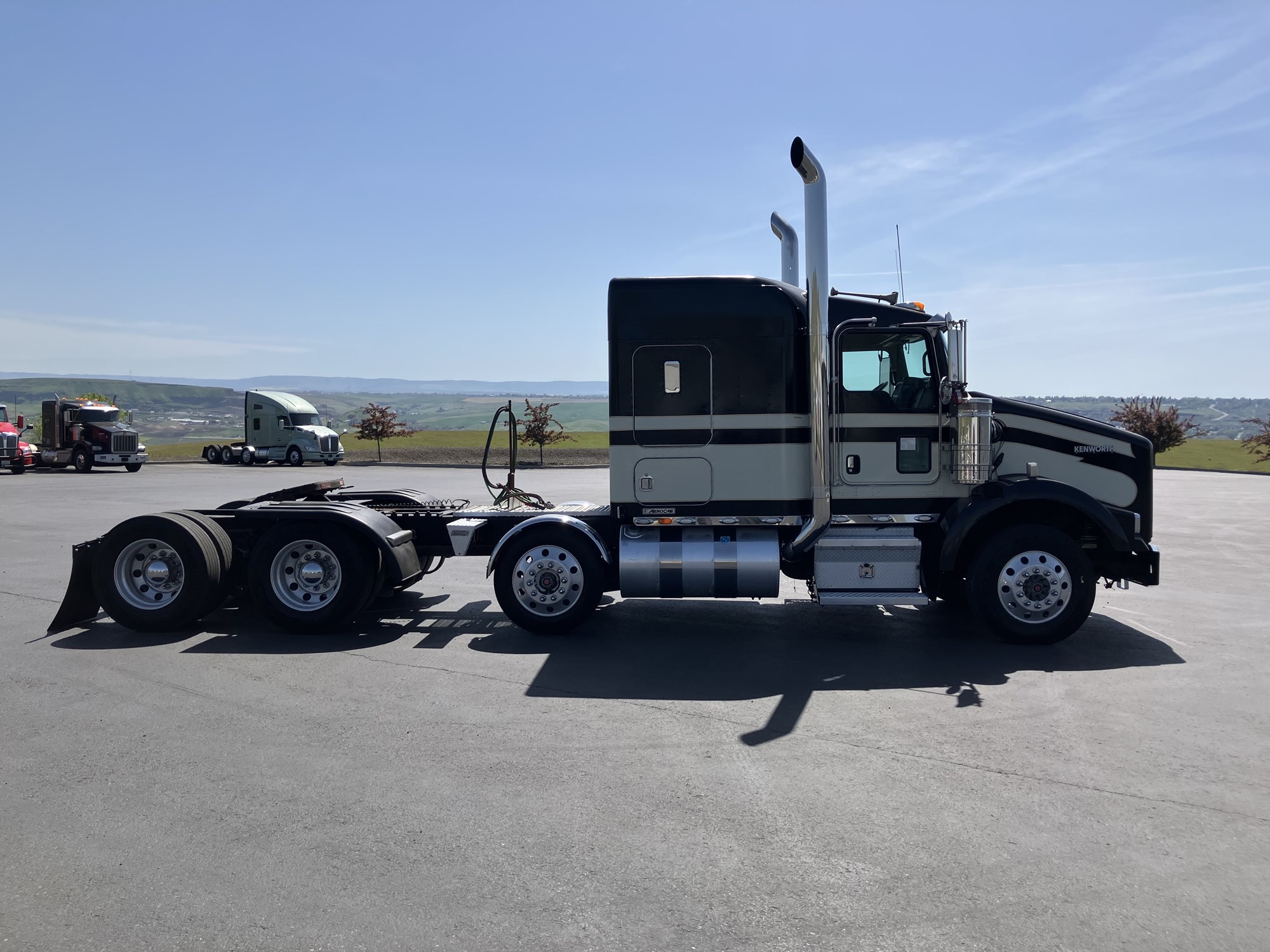 2007 Kenworth T800 7R173065U-07 2007 Kenworth T800 7R173065U-07
