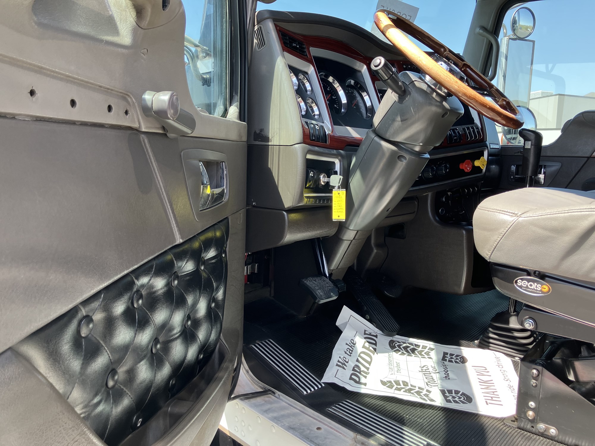 2007 Kenworth T800 7R173065U-09 2007 Kenworth T800 7R173065U-09