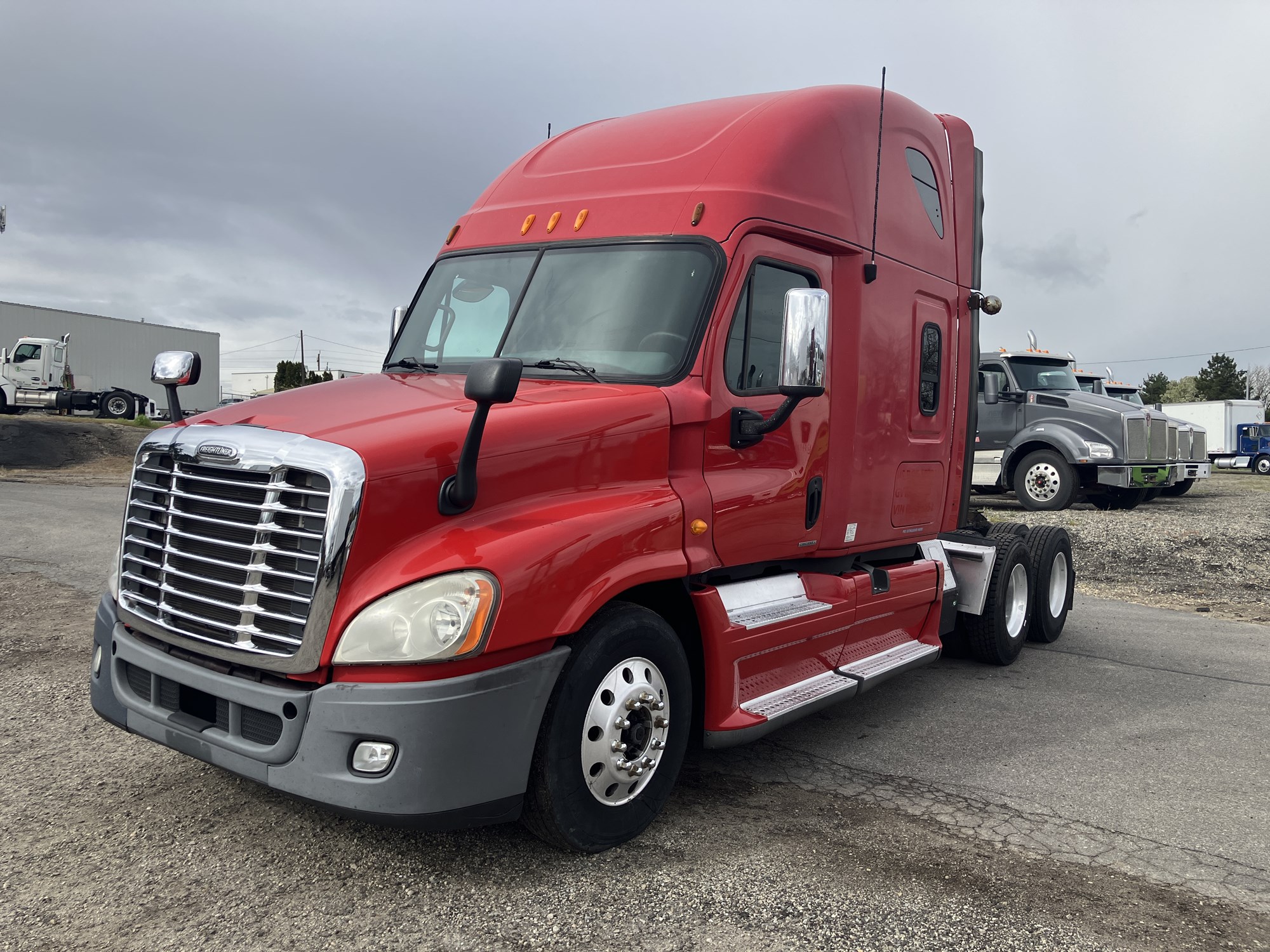 2011 Freightliner Cascadia - image 1 of 2