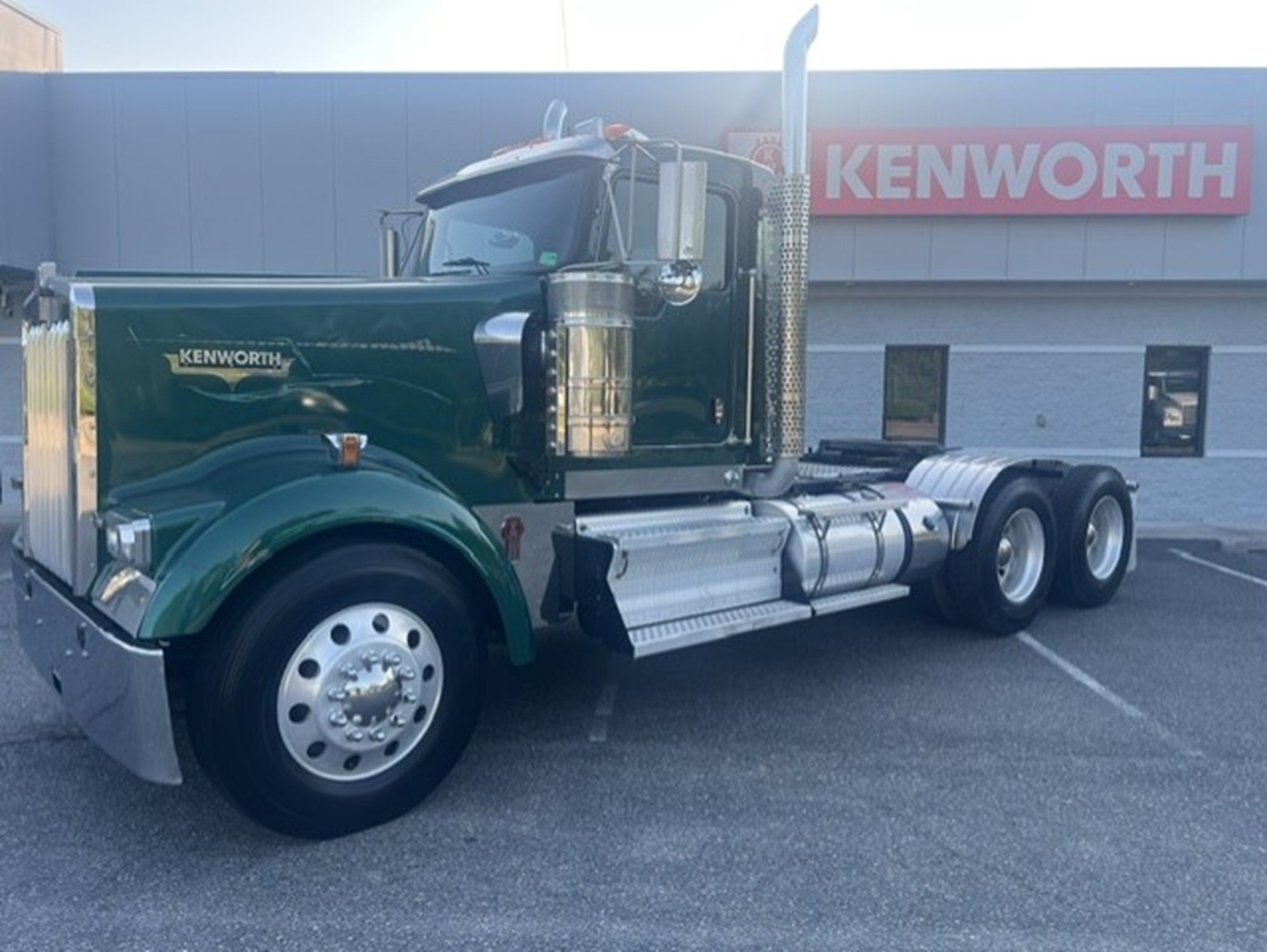 2014 Kenworth W900L - image 1 of 6