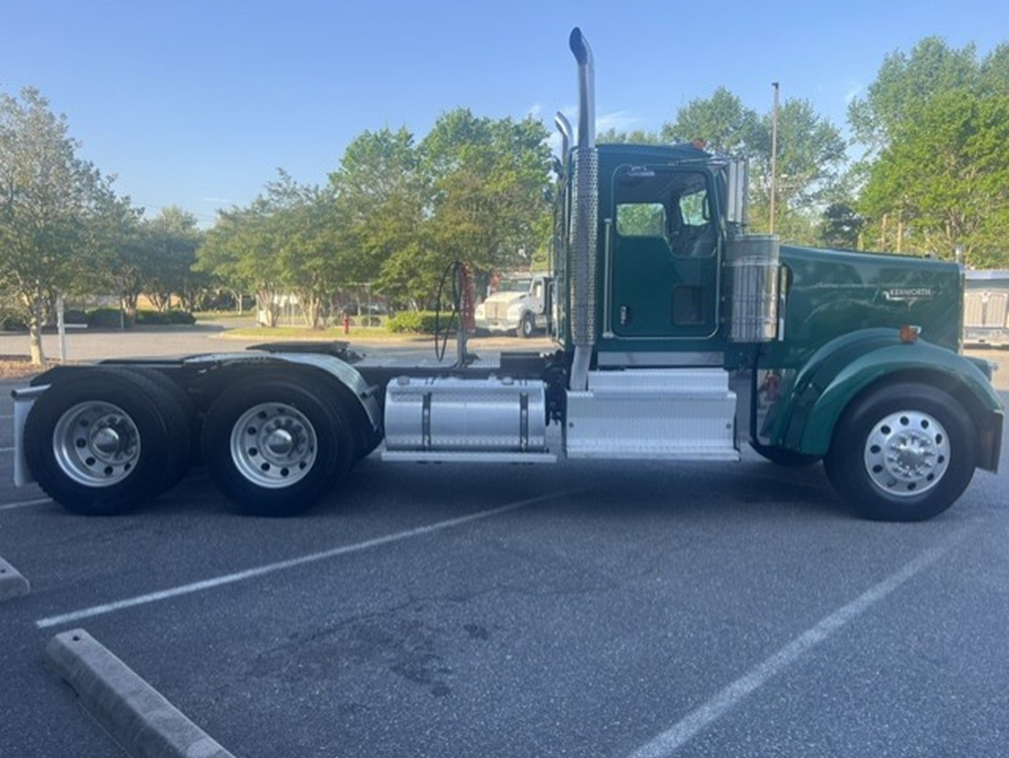 2014 Kenworth W900L - image 4 of 6