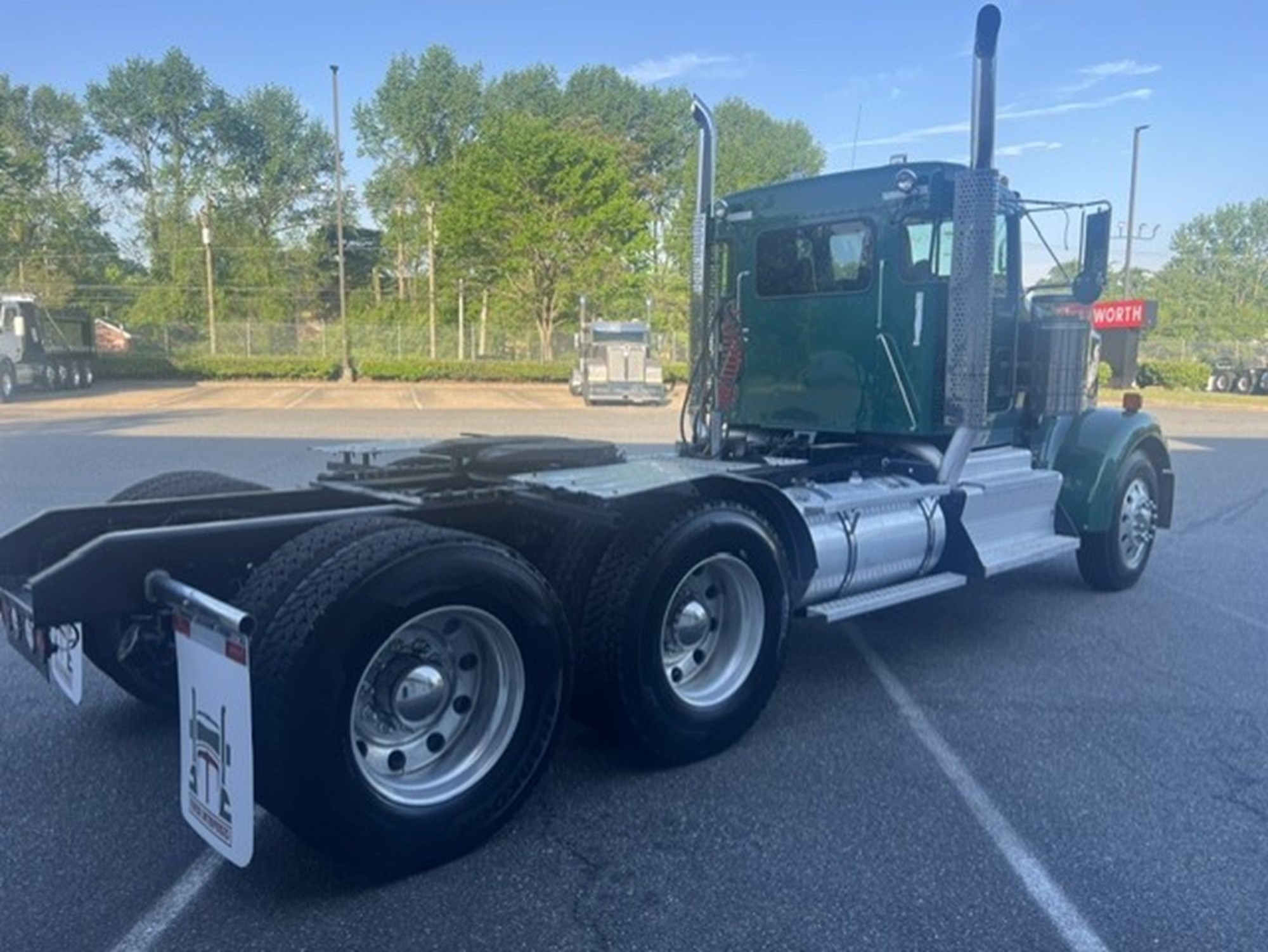 2014 Kenworth W900L - image 5 of 6