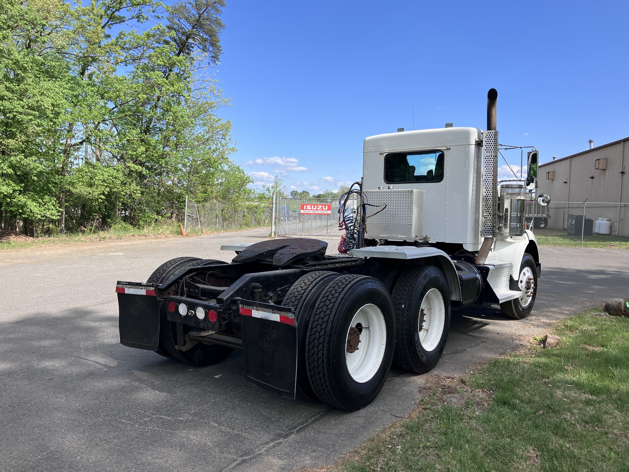 2014 Kenworth T800 - image 4 of 6