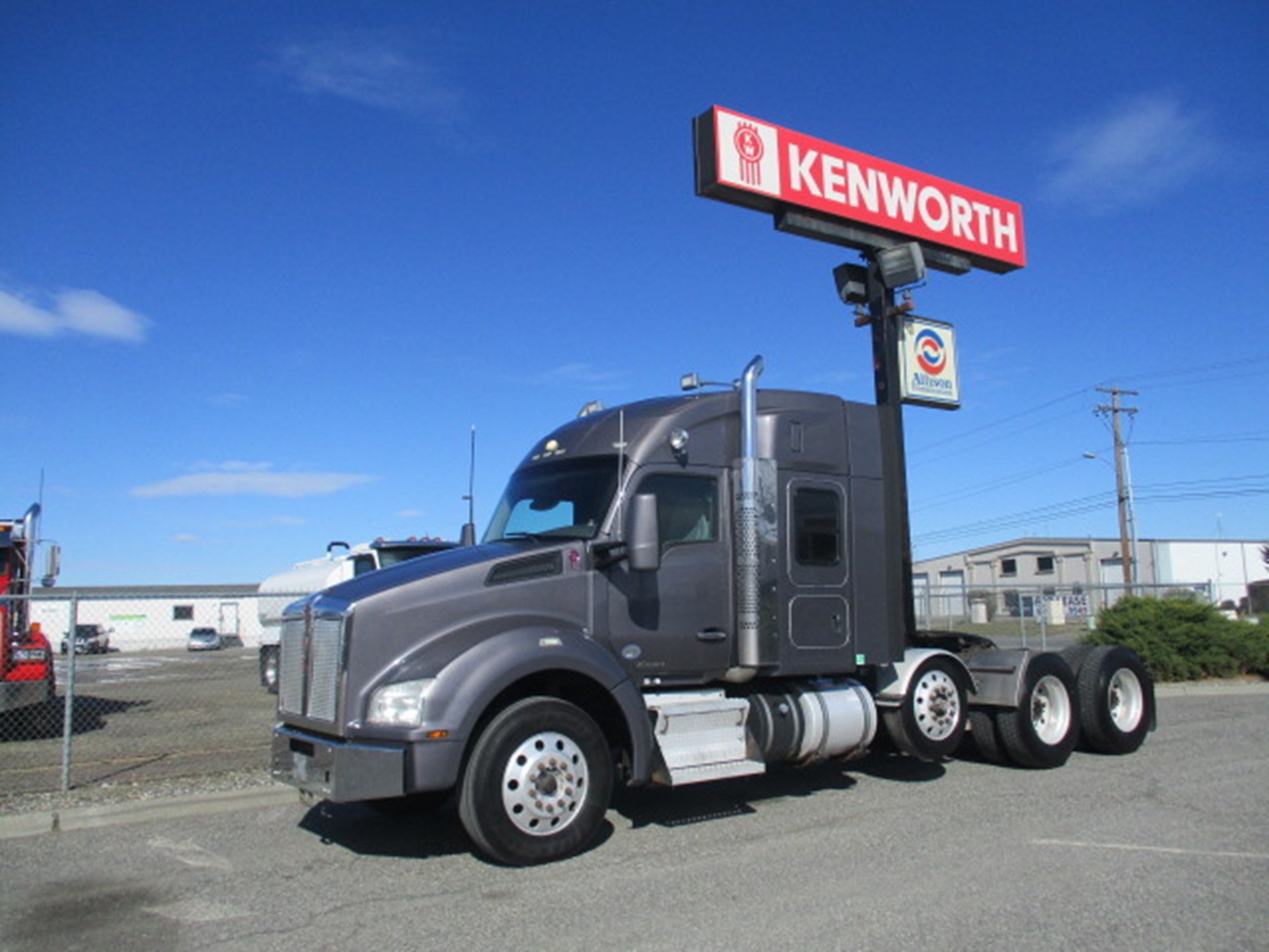 2016 Kenworth T880 - image 1 of 6