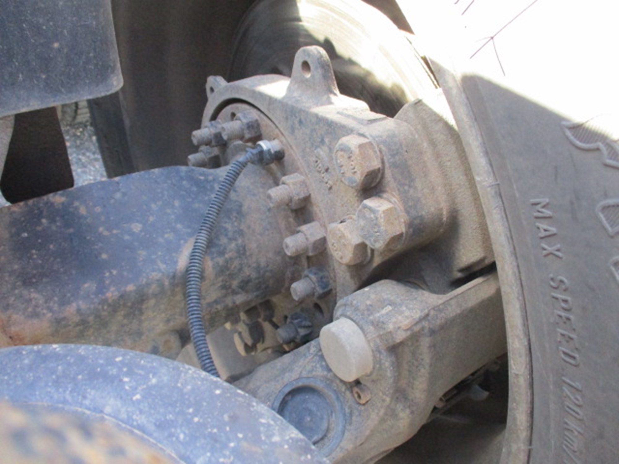 2016 Kenworth T880 - image 5 of 6