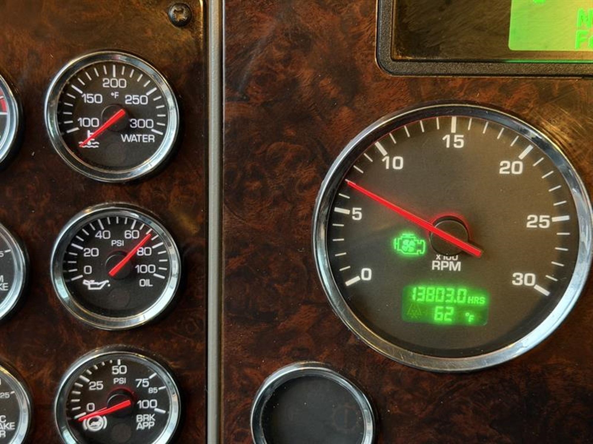 2018 Kenworth T370 - image 6 of 6