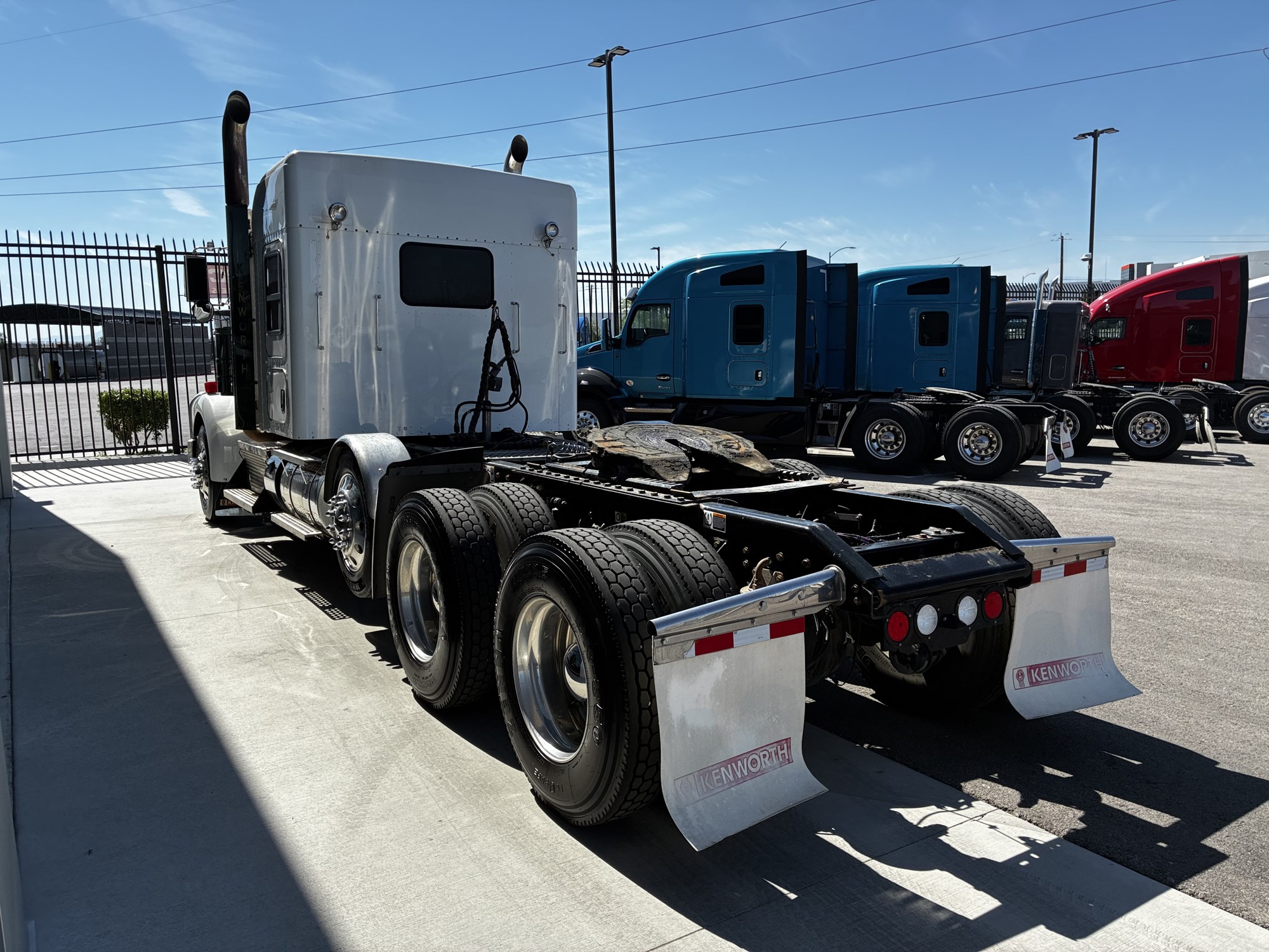 2019 Kenworth W900L - image 6 of 6
