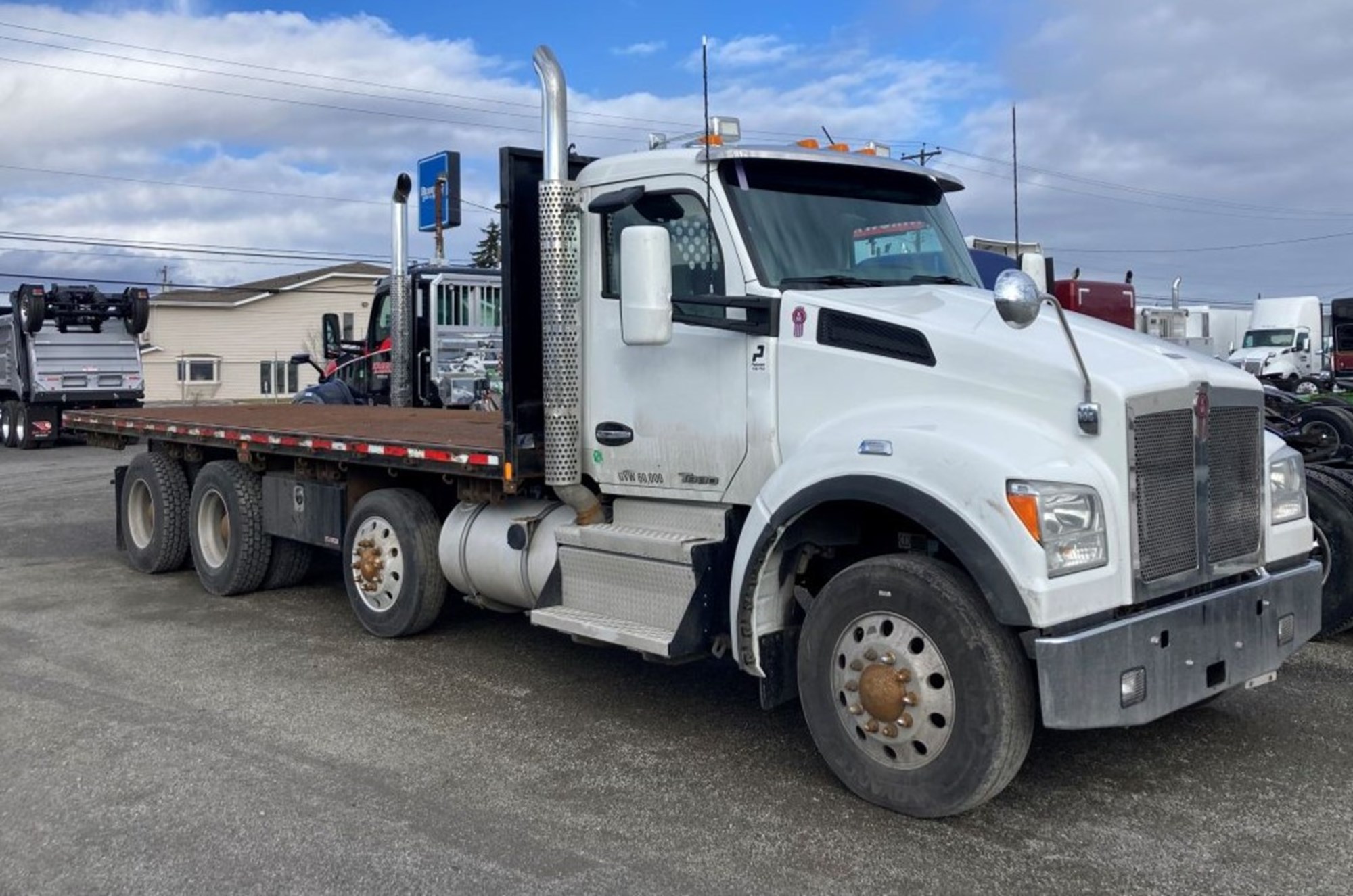 2019 Kenworth T880 - image 2 of 6