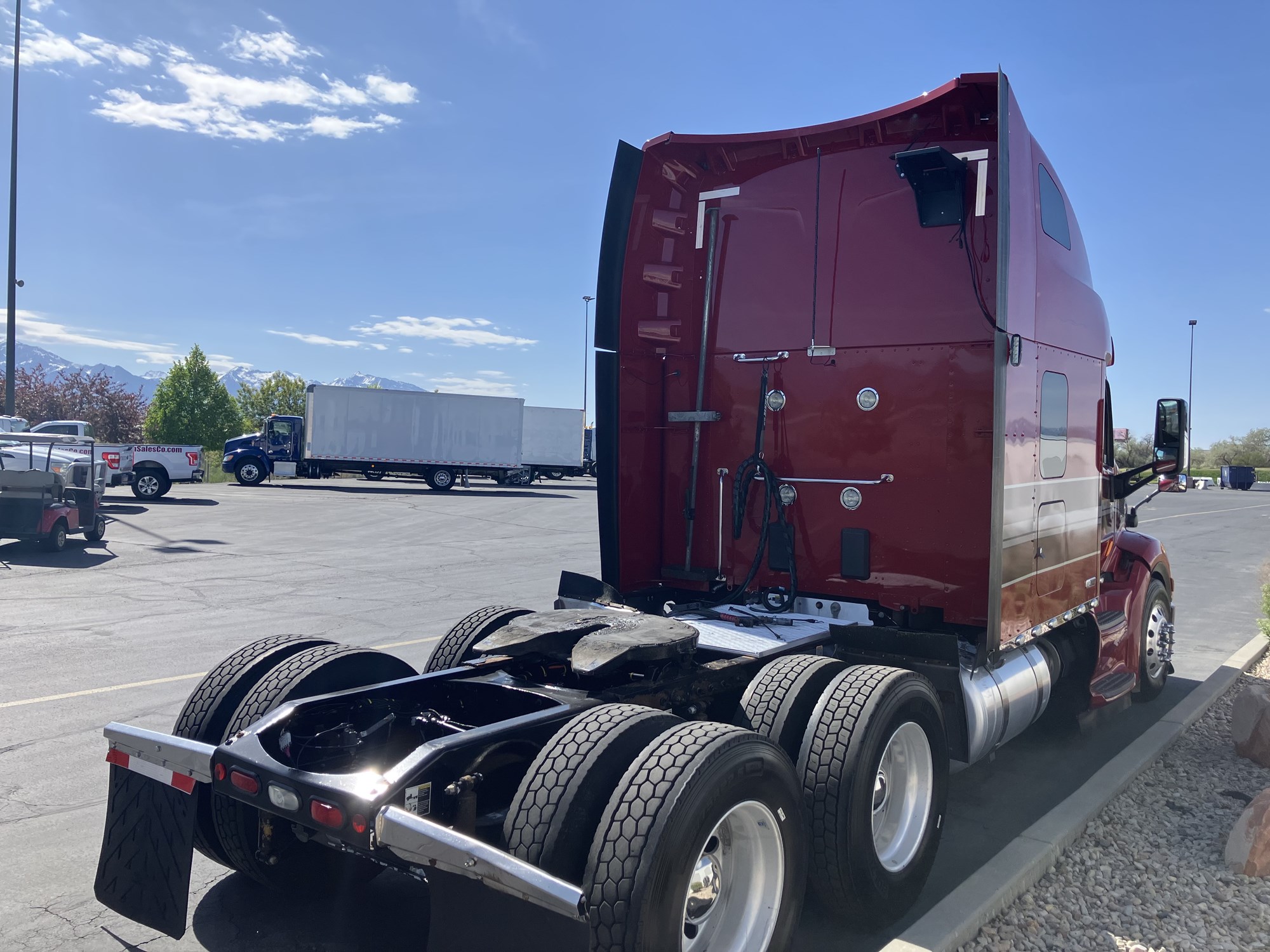 2020 Peterbilt 579 - image 5 of 6
