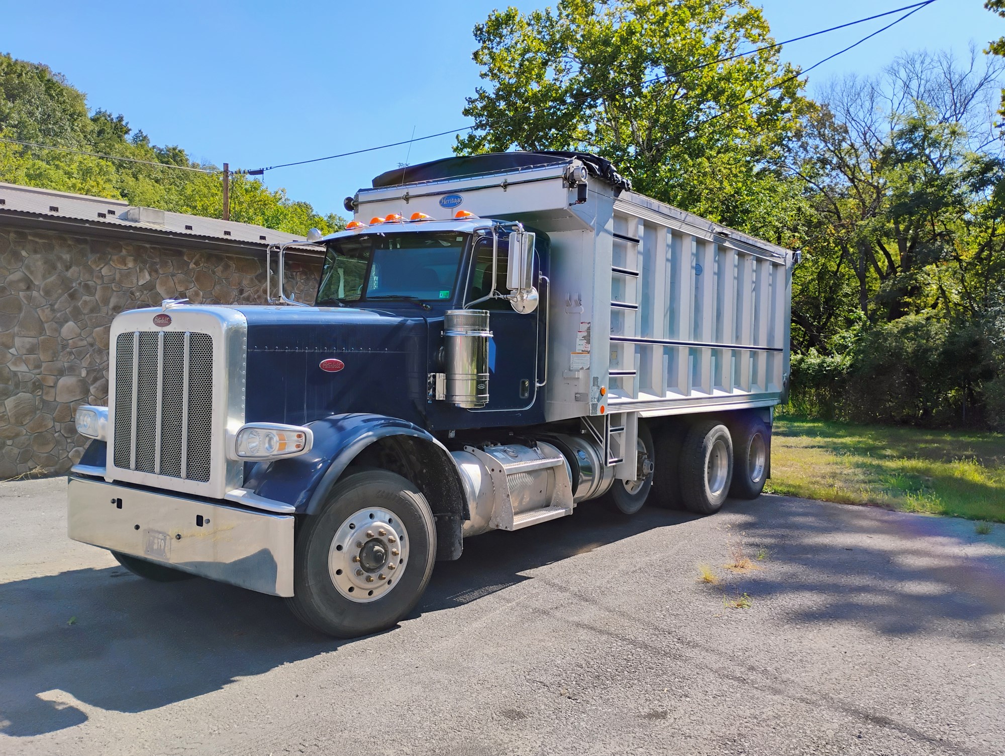 2020 Peterbilt 389 - image 1 of 6