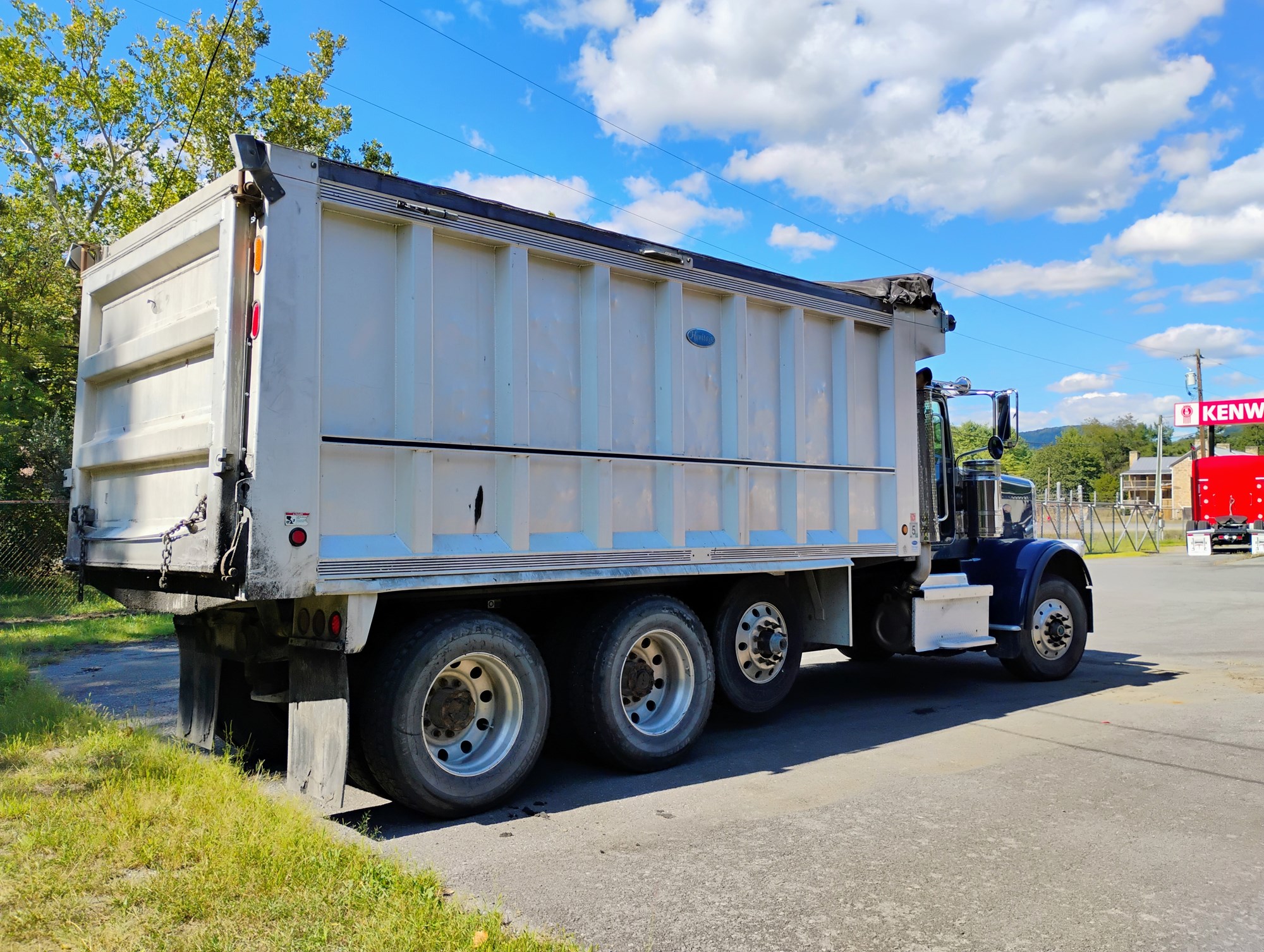 2020 Peterbilt 389 - image 6 of 6