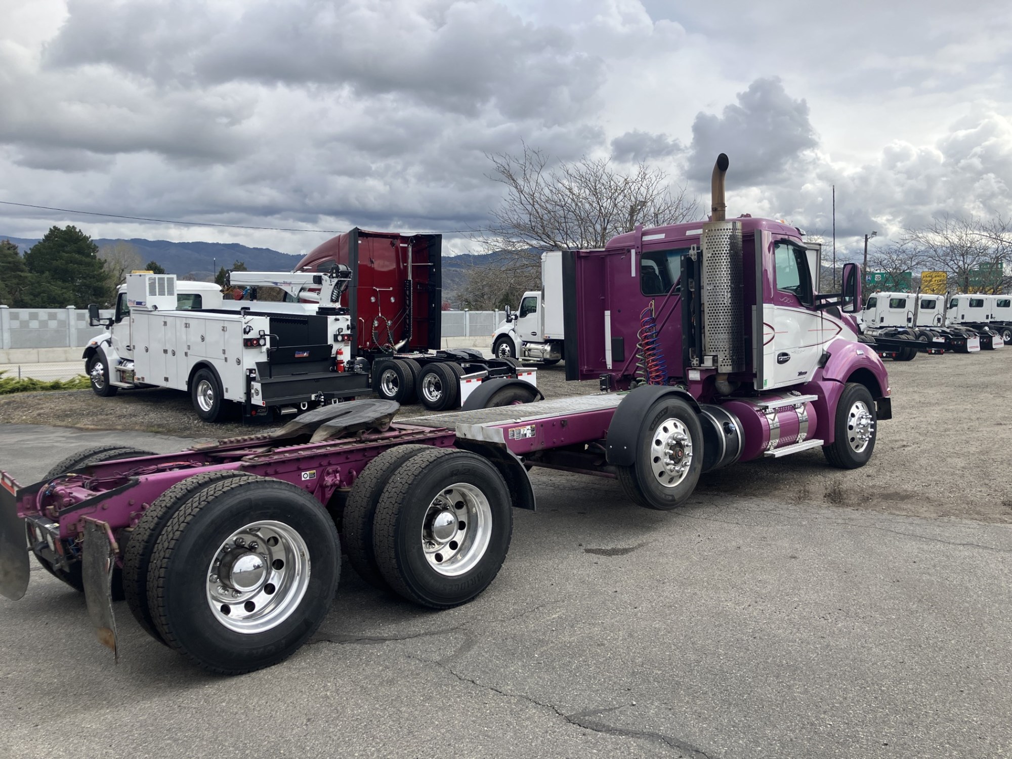 2020 Kenworth T880 - image 5 of 6