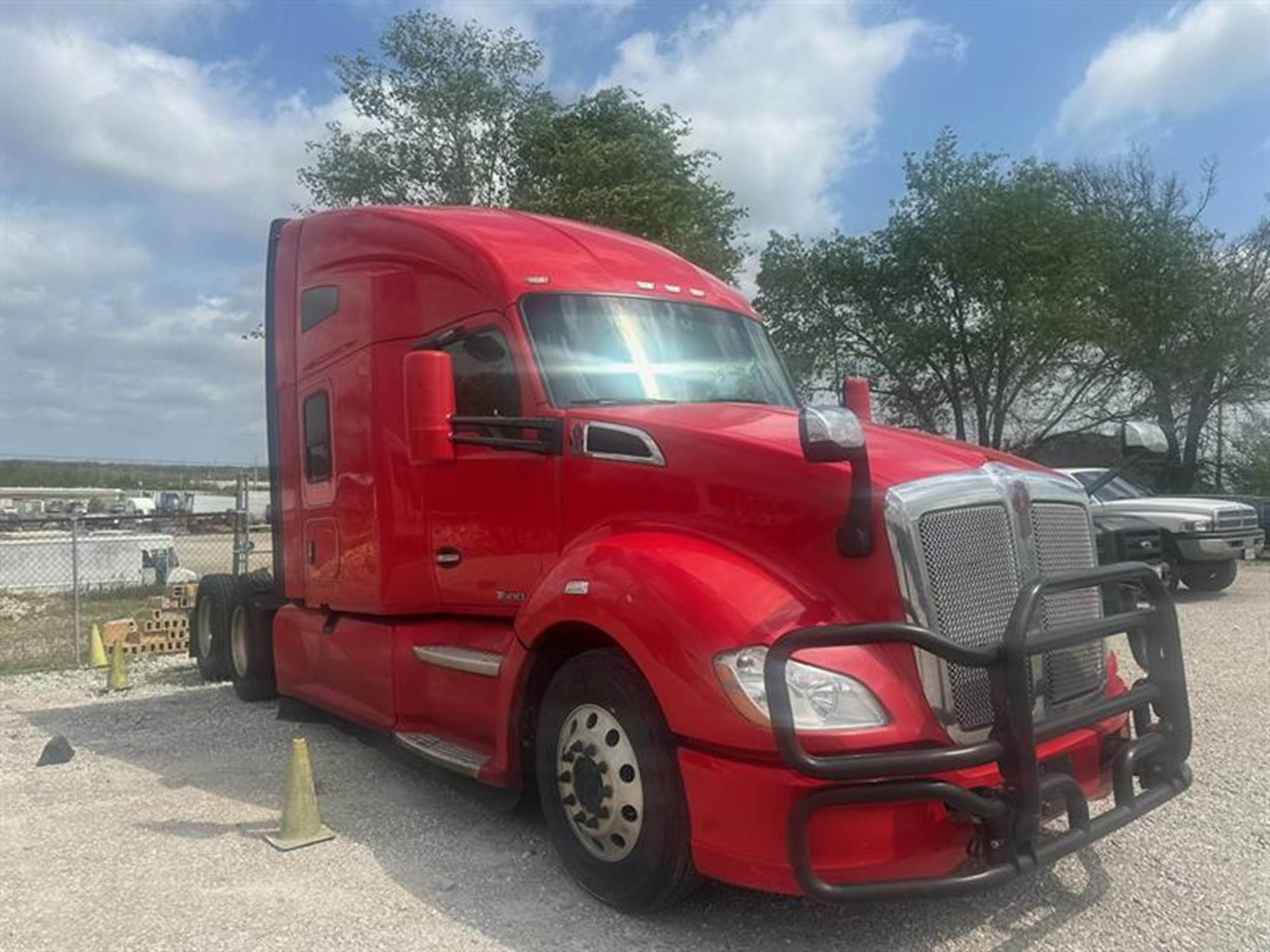 2020 Kenworth T680 - image 1 of 1