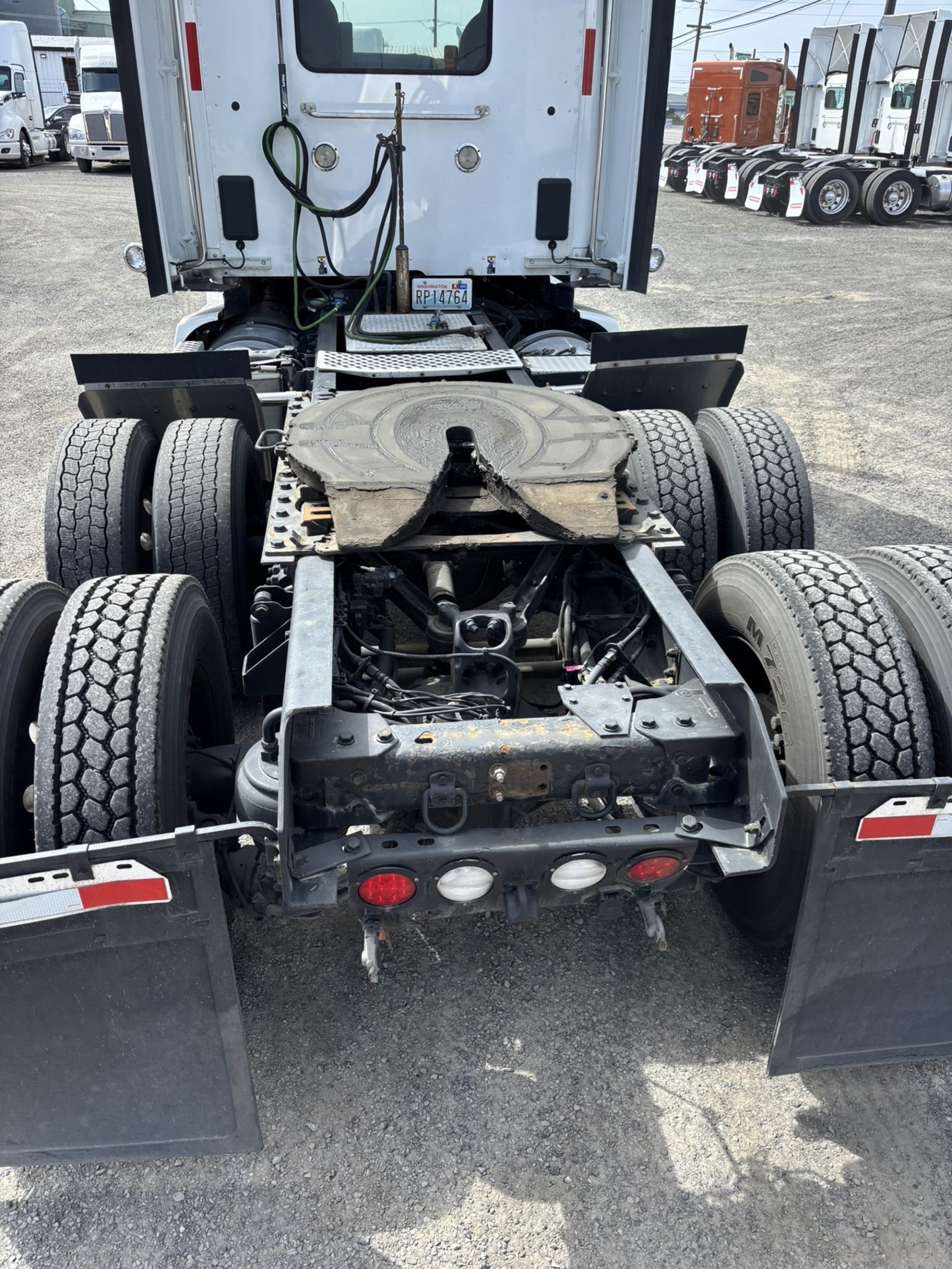 2020 Kenworth T680 - image 3 of 6