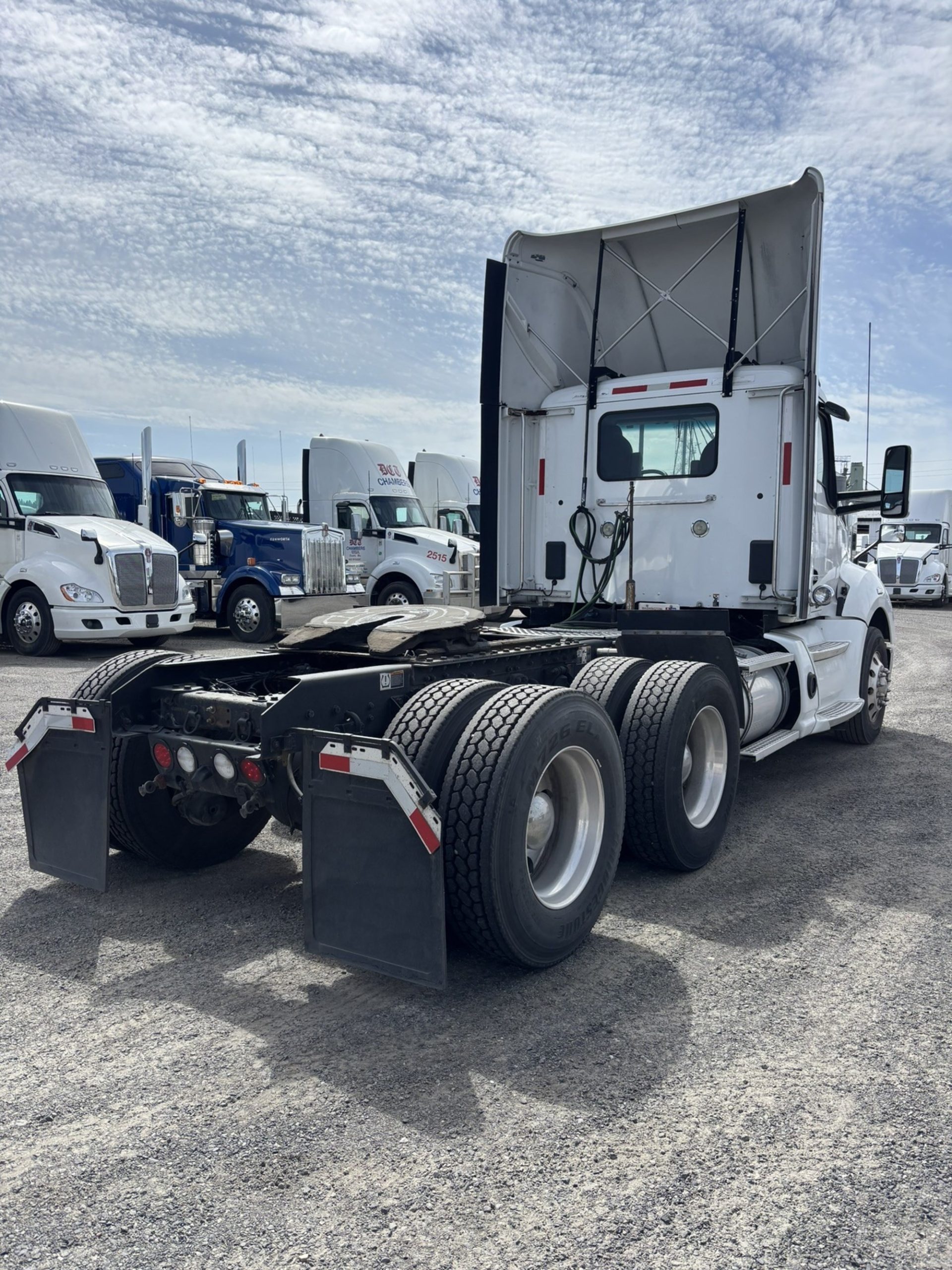 2020 Kenworth T680 - image 4 of 6
