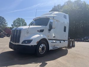 2021 Peterbilt 579 MD748792U-01