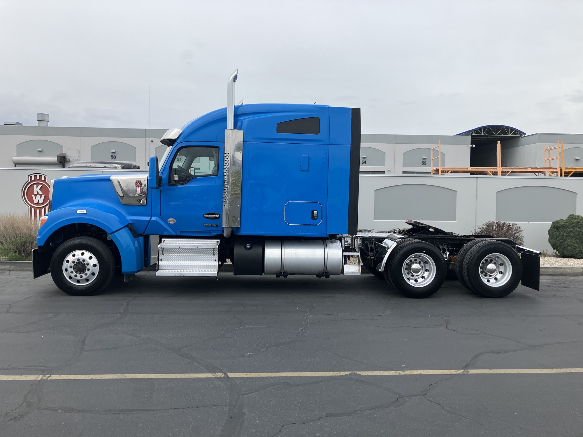 2022 Kenworth W990 - image 1 of 6