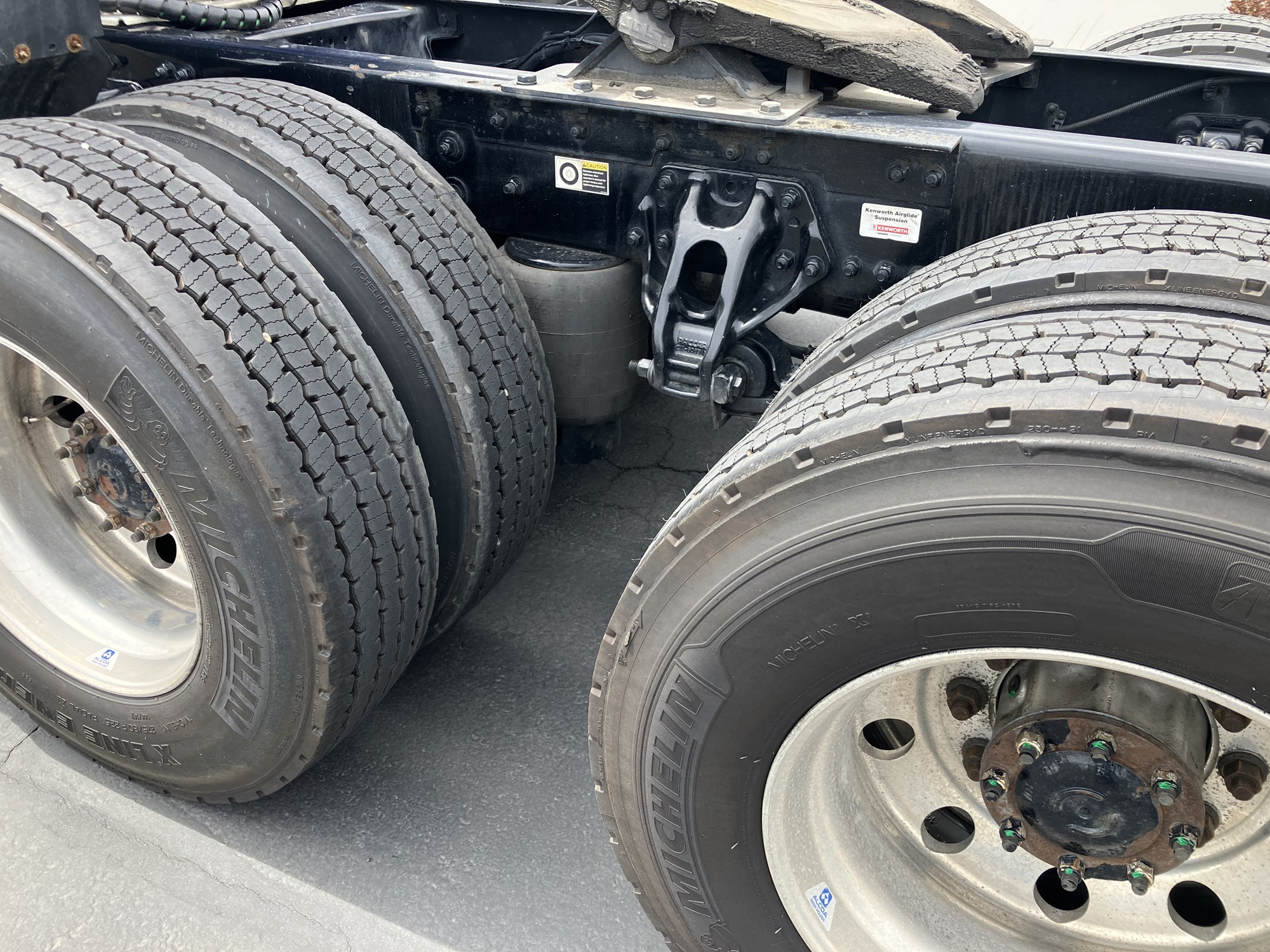 2022 Kenworth T680 - image 6 of 6