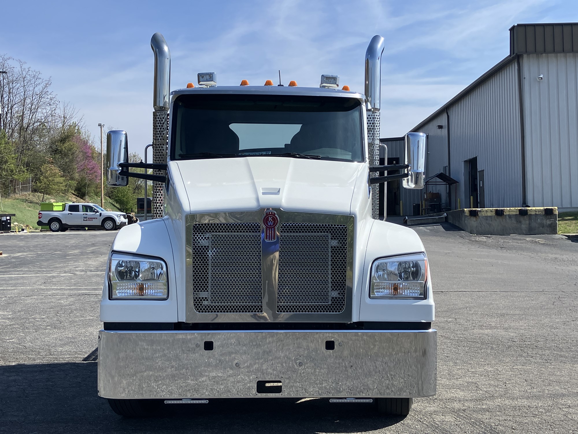 2022 Kenworth T880 - image 3 of 6