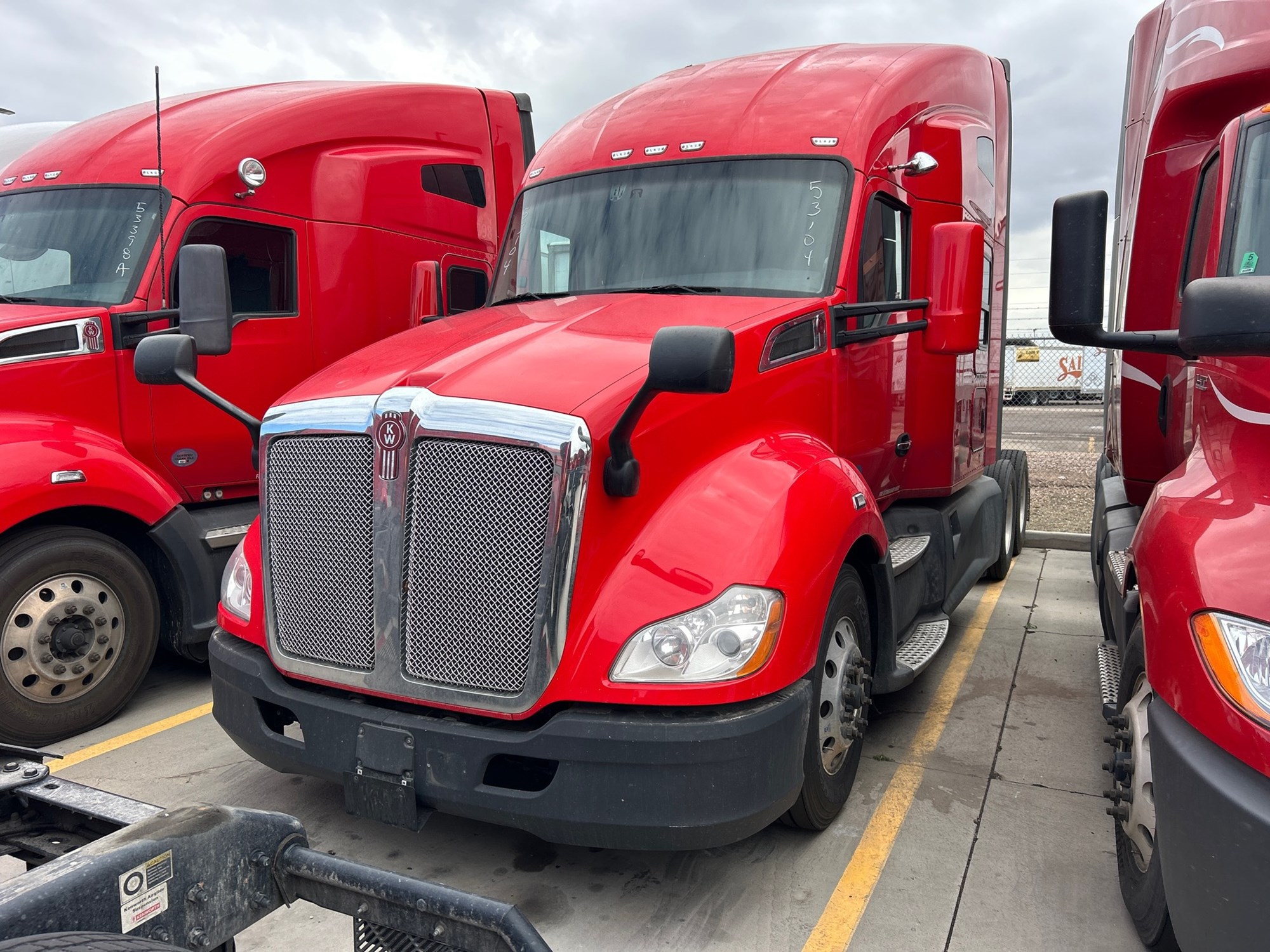 2022 Kenworth T680 - image 1 of 6