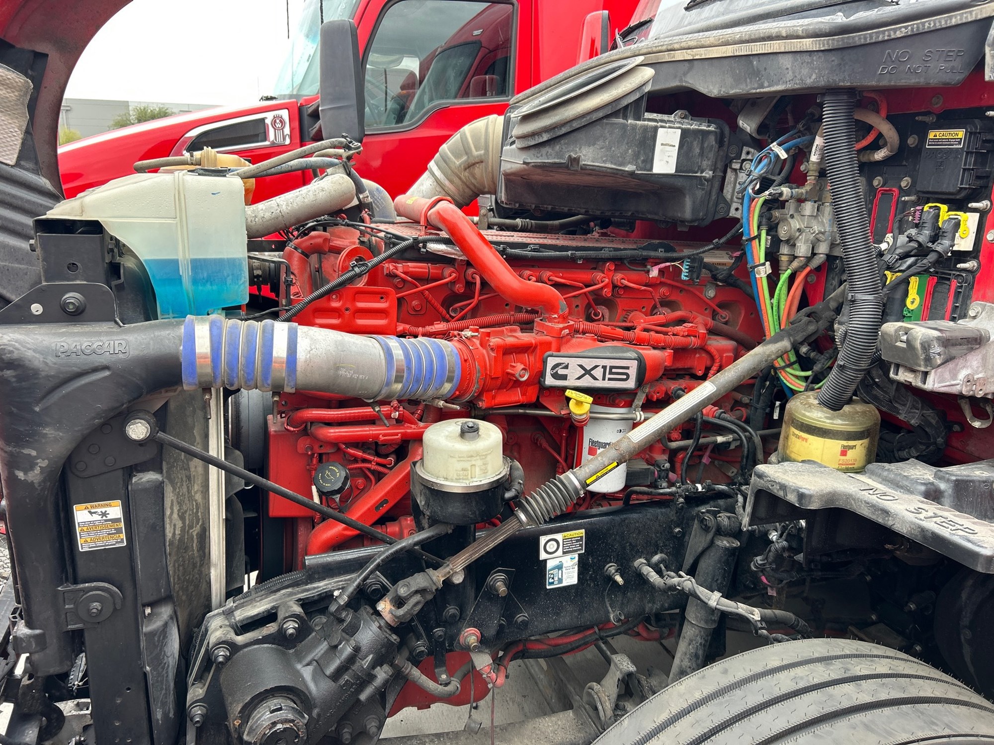 2022 Kenworth T680 - image 3 of 6