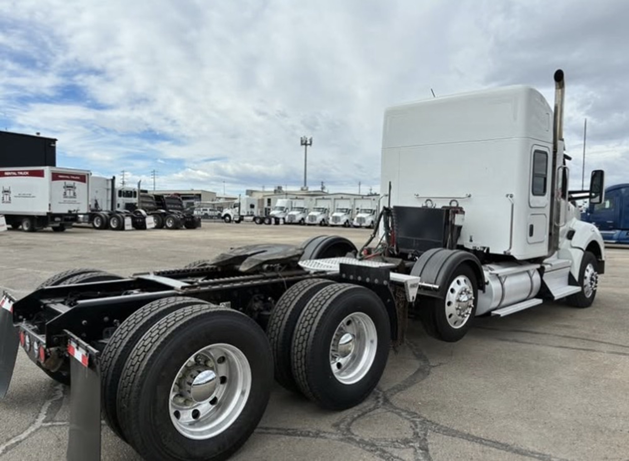 2022 Kenworth T880 2022 Kenworth T880 - image 5 of 6