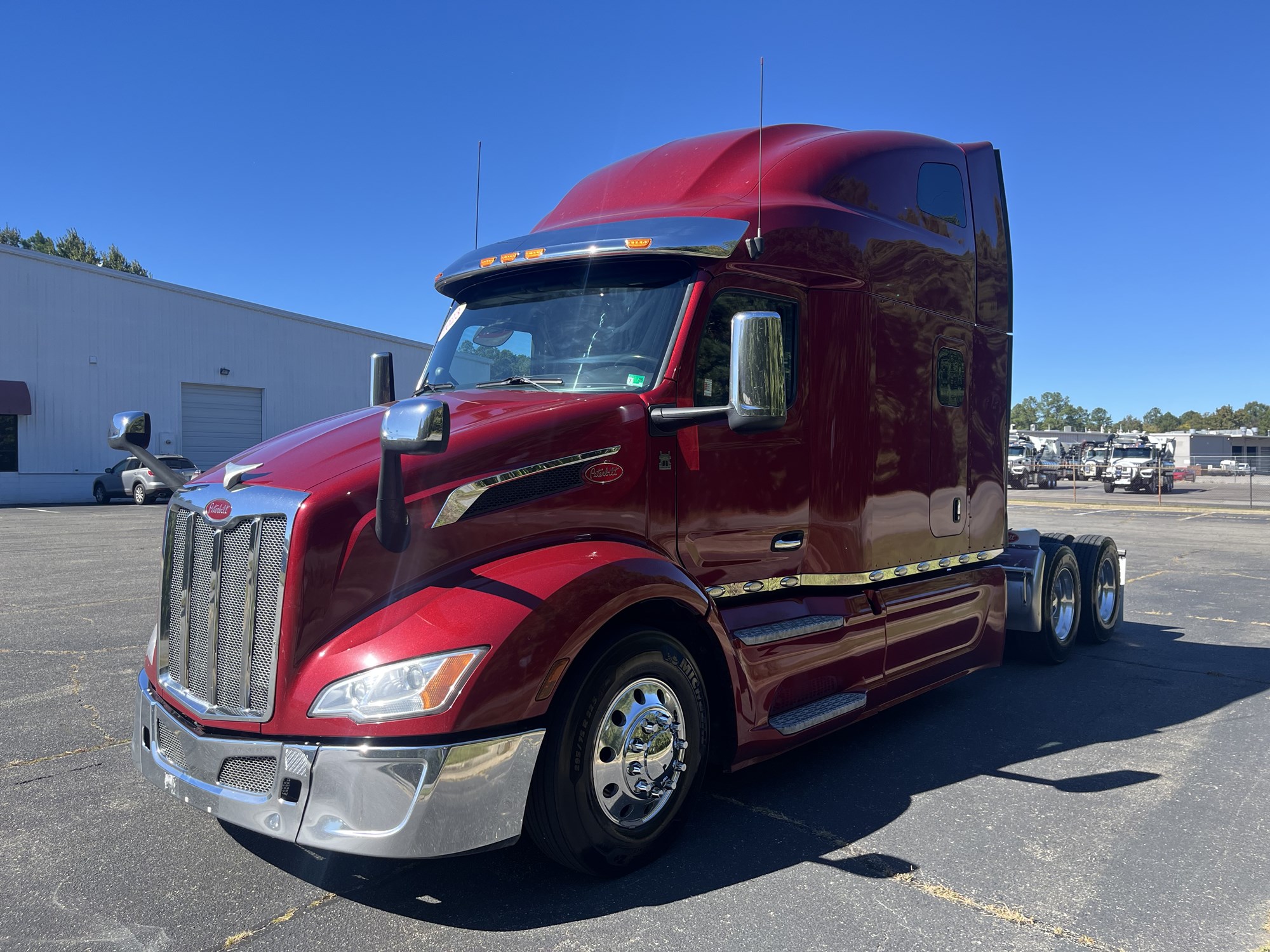 2023 Peterbilt 579 - image 1 of 6
